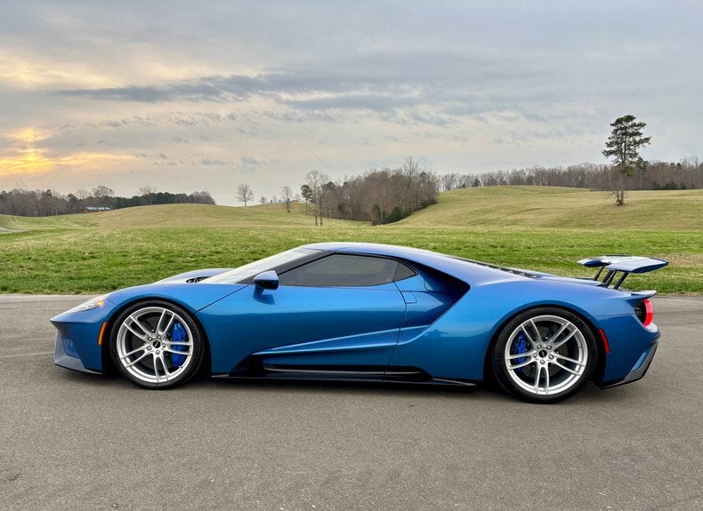 2022 Ford GT Base