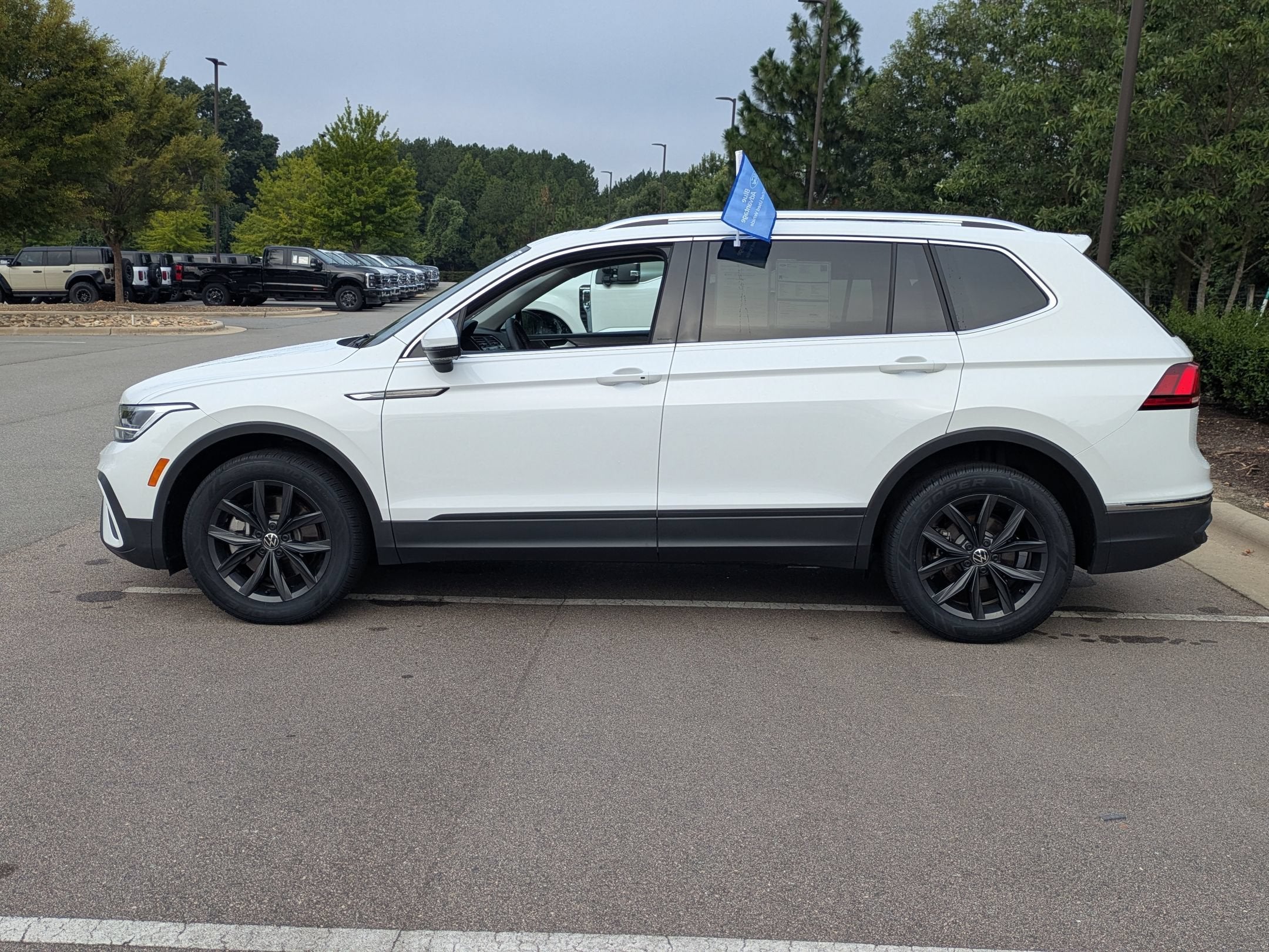 2024 Volkswagen Tiguan SE
