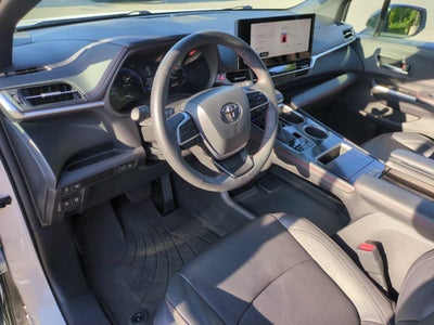 2025 Toyota Sienna XSE