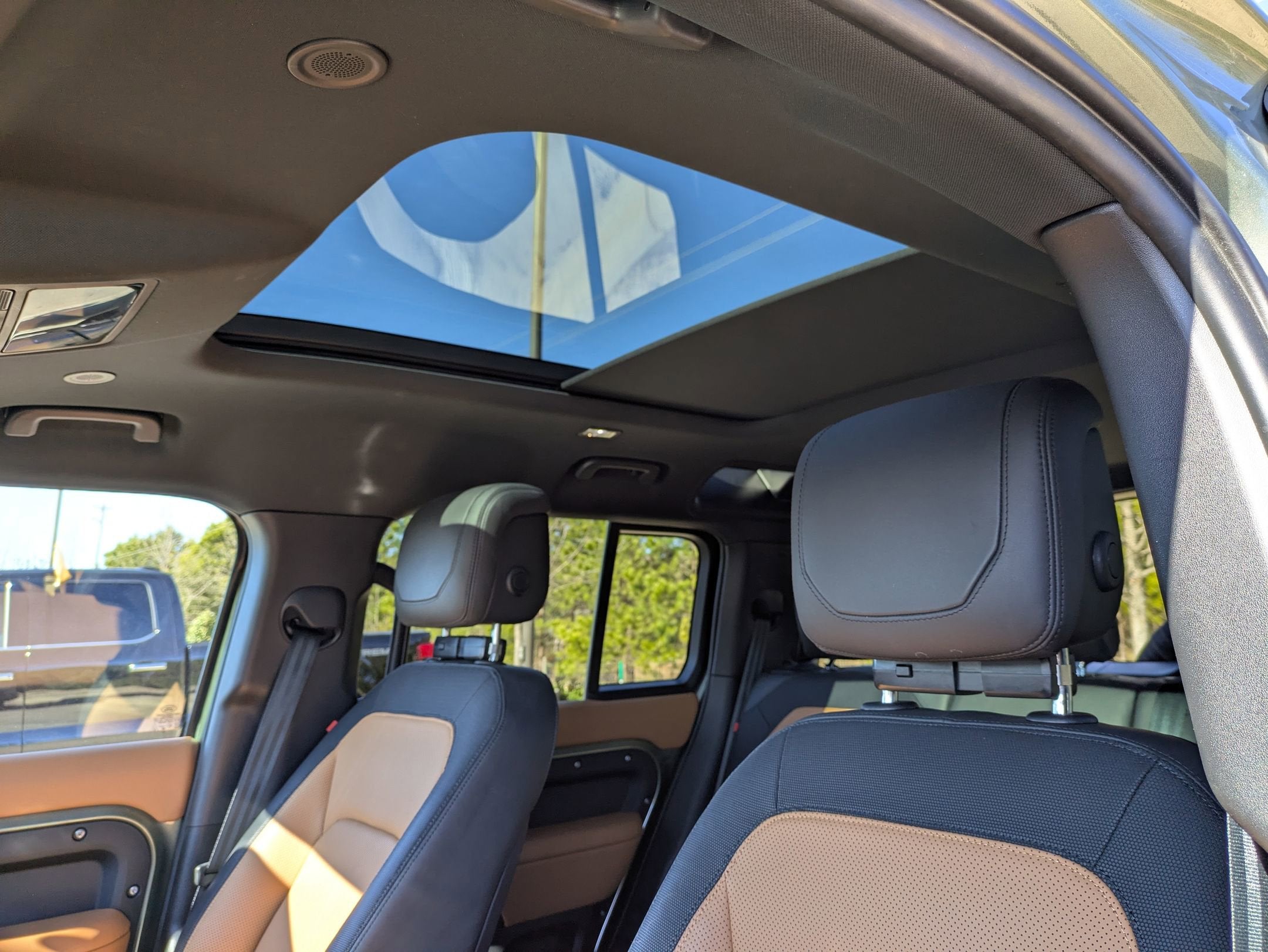 2024 Land Rover Defender X-Dynamic SE