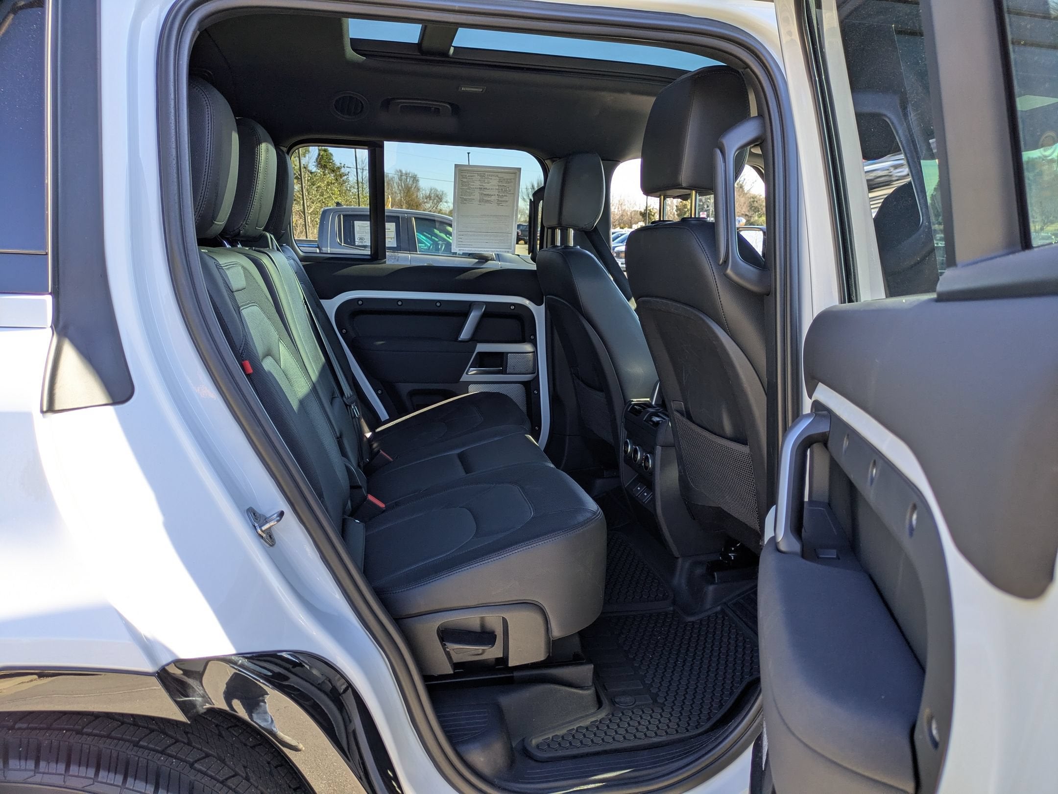 2023 Land Rover Defender X-Dynamic SE