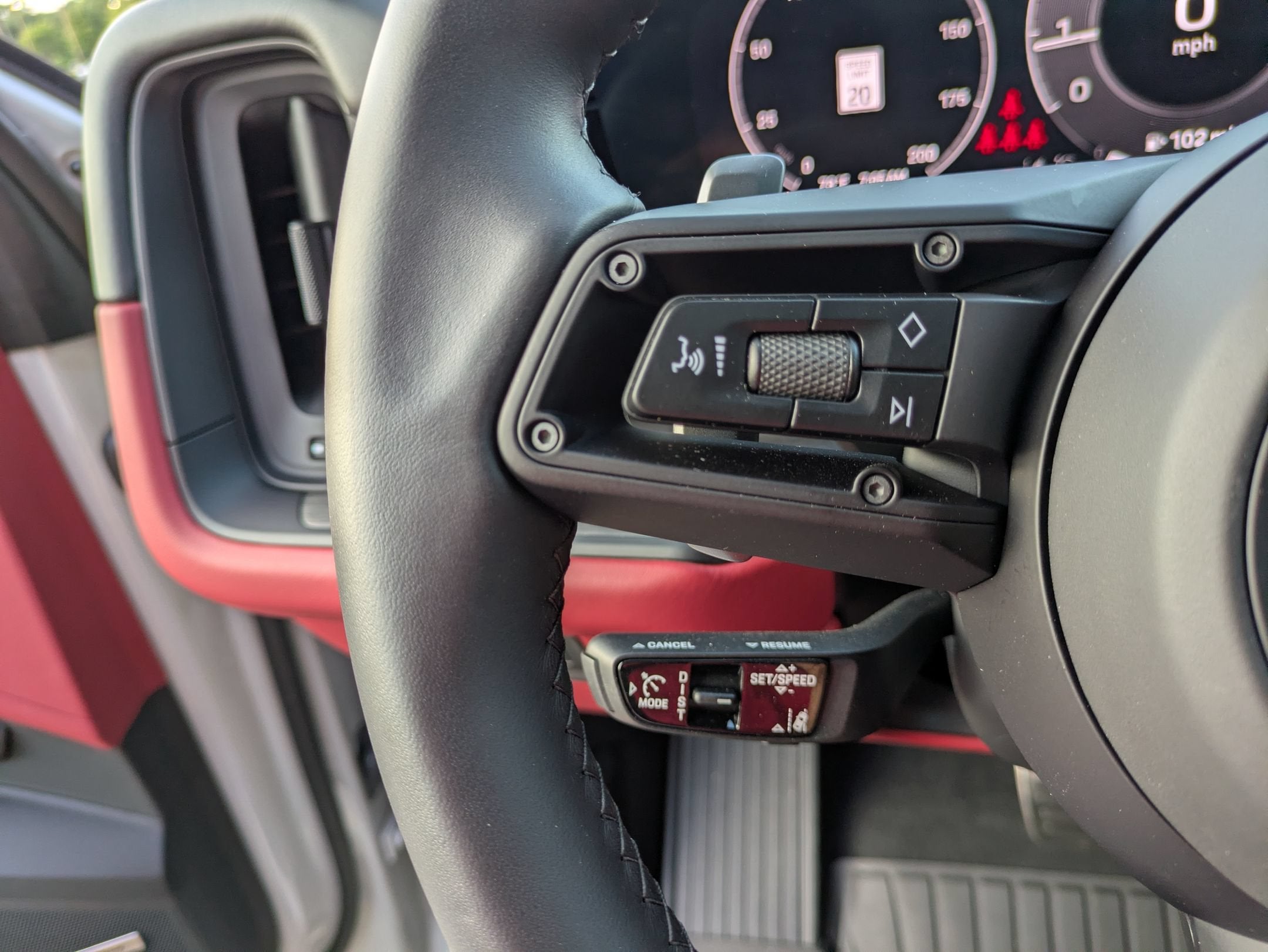 2025 Porsche Cayenne GTS