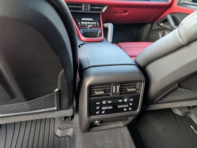 2025 Porsche Cayenne GTS