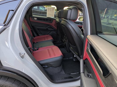 2025 Porsche Cayenne GTS