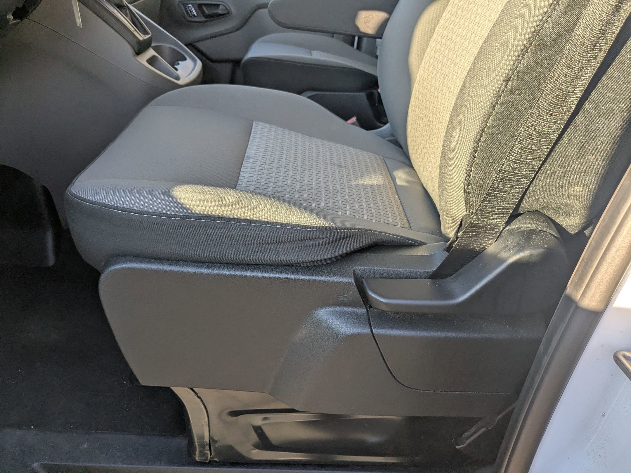 2024 Ford Transit Passenger Wagon XLT