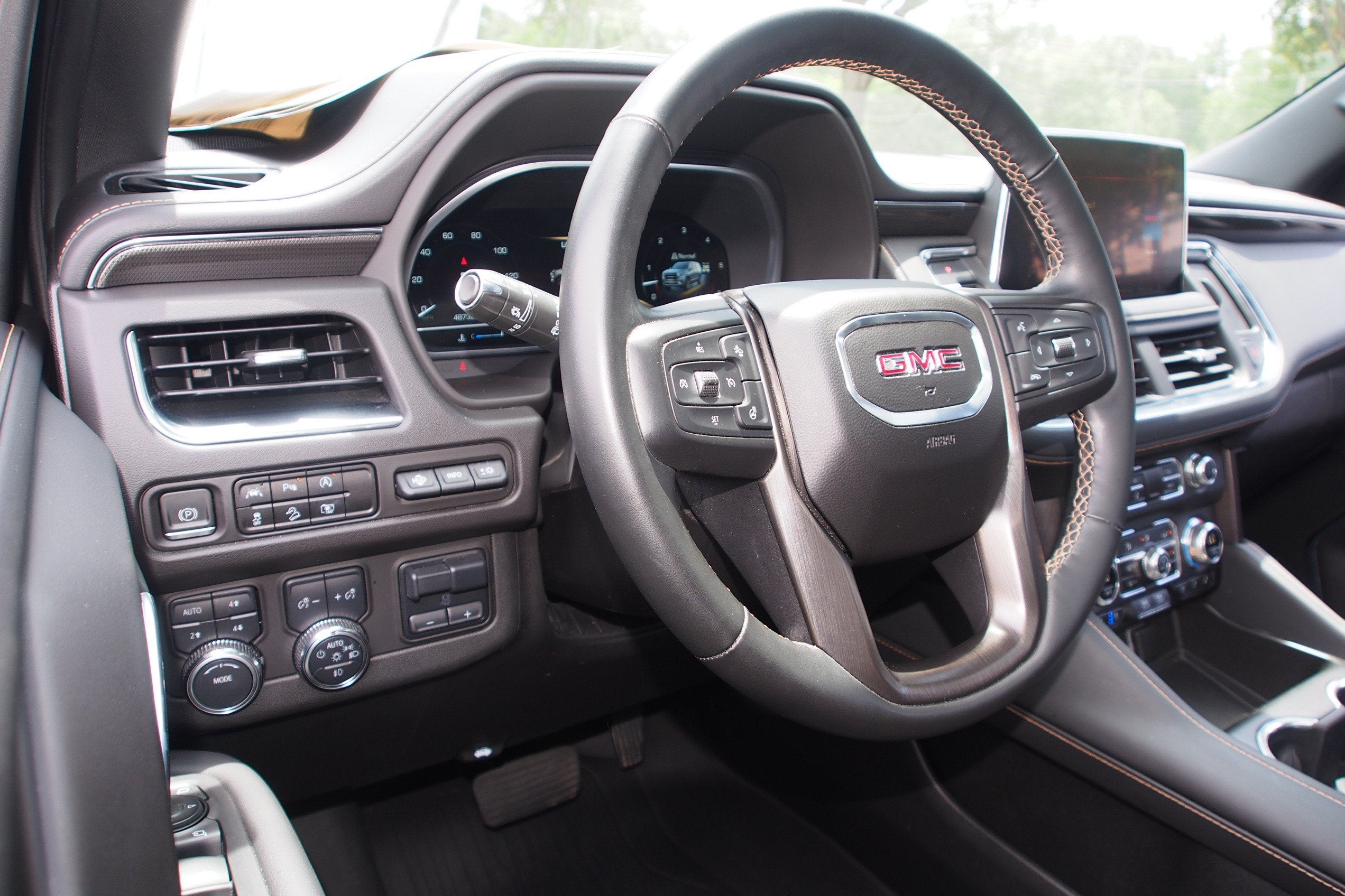 2023 GMC Yukon AT4