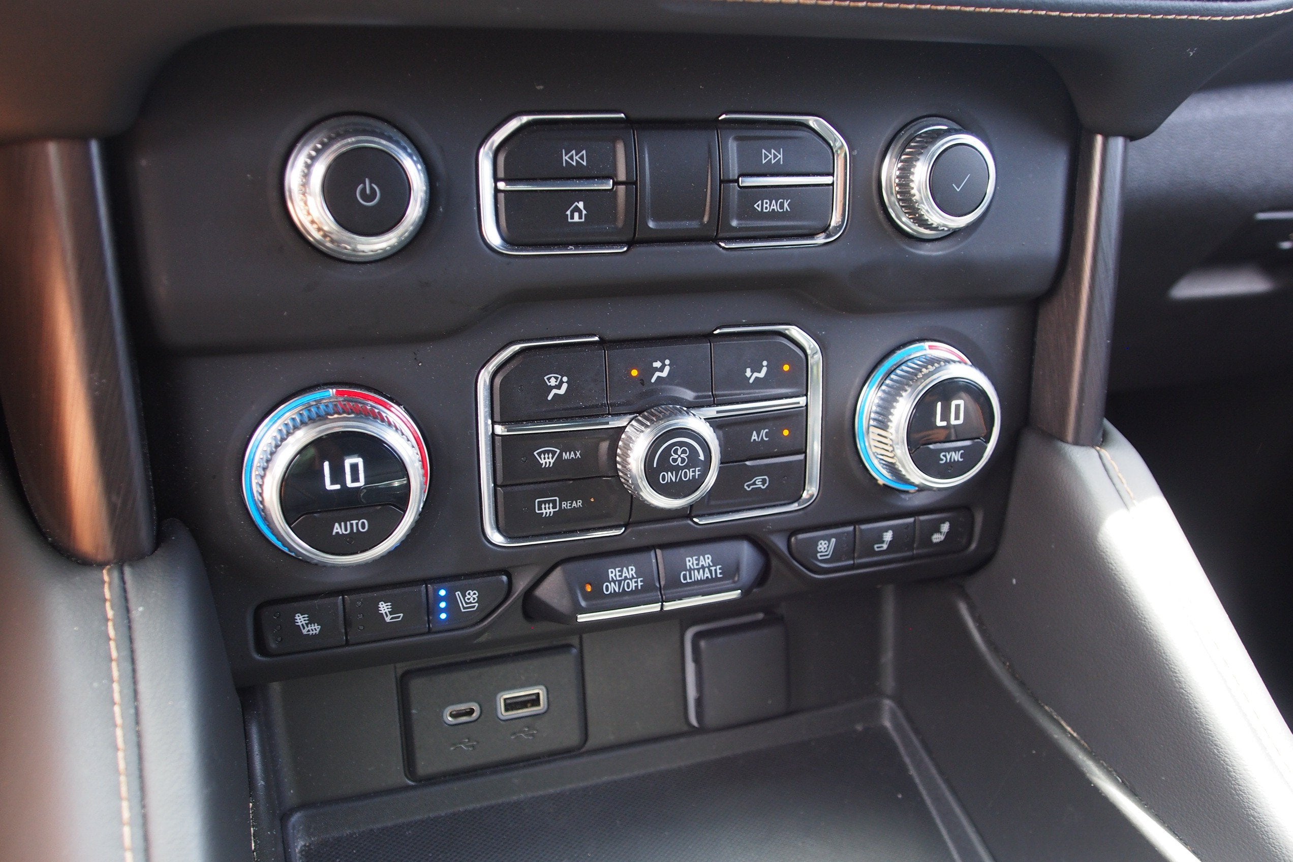 2023 GMC Yukon AT4