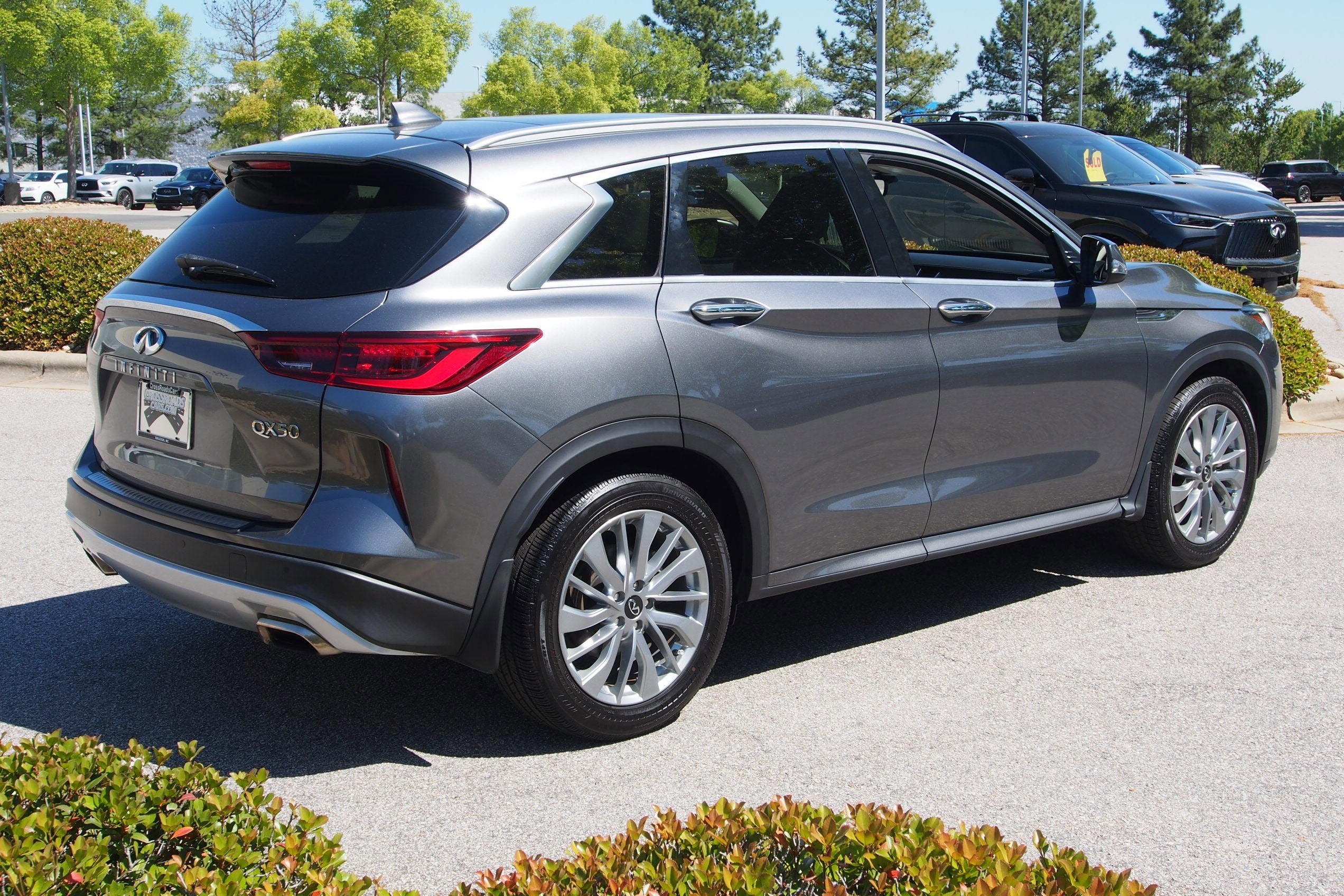 2023 INFINITI QX50 LUXE