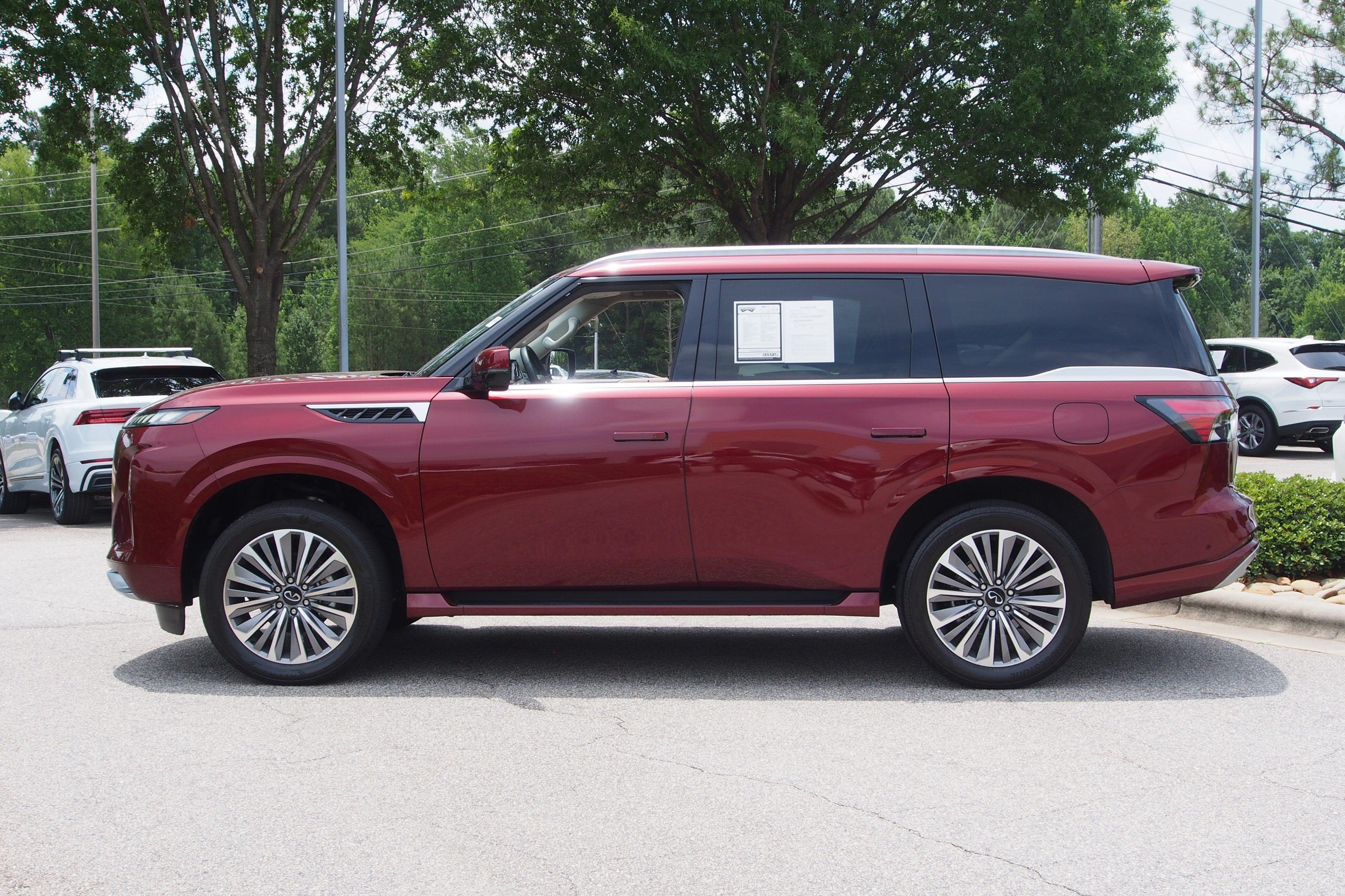2025 INFINITI QX80 SENSORY