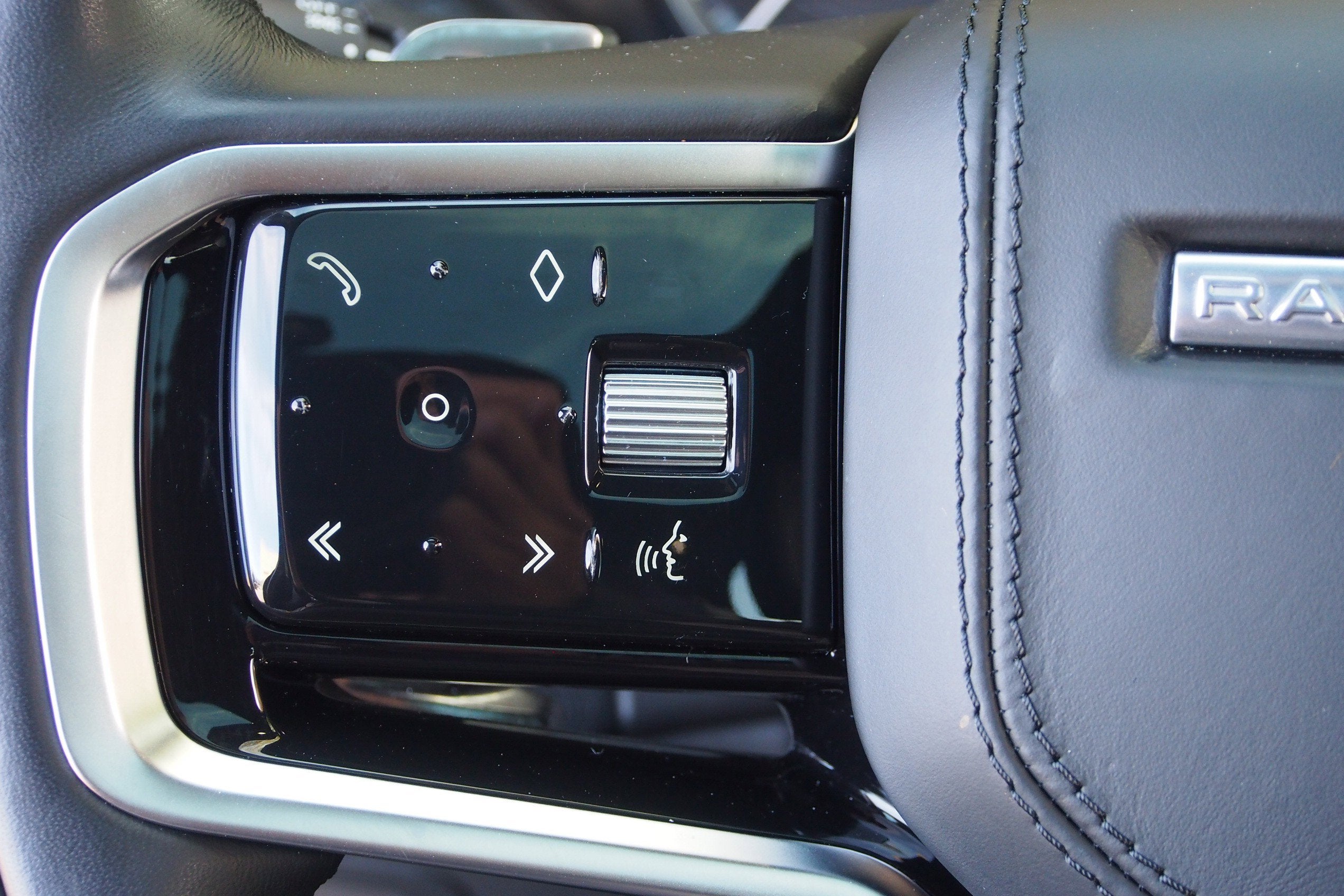 2023 Land Rover Range Rover Velar HST