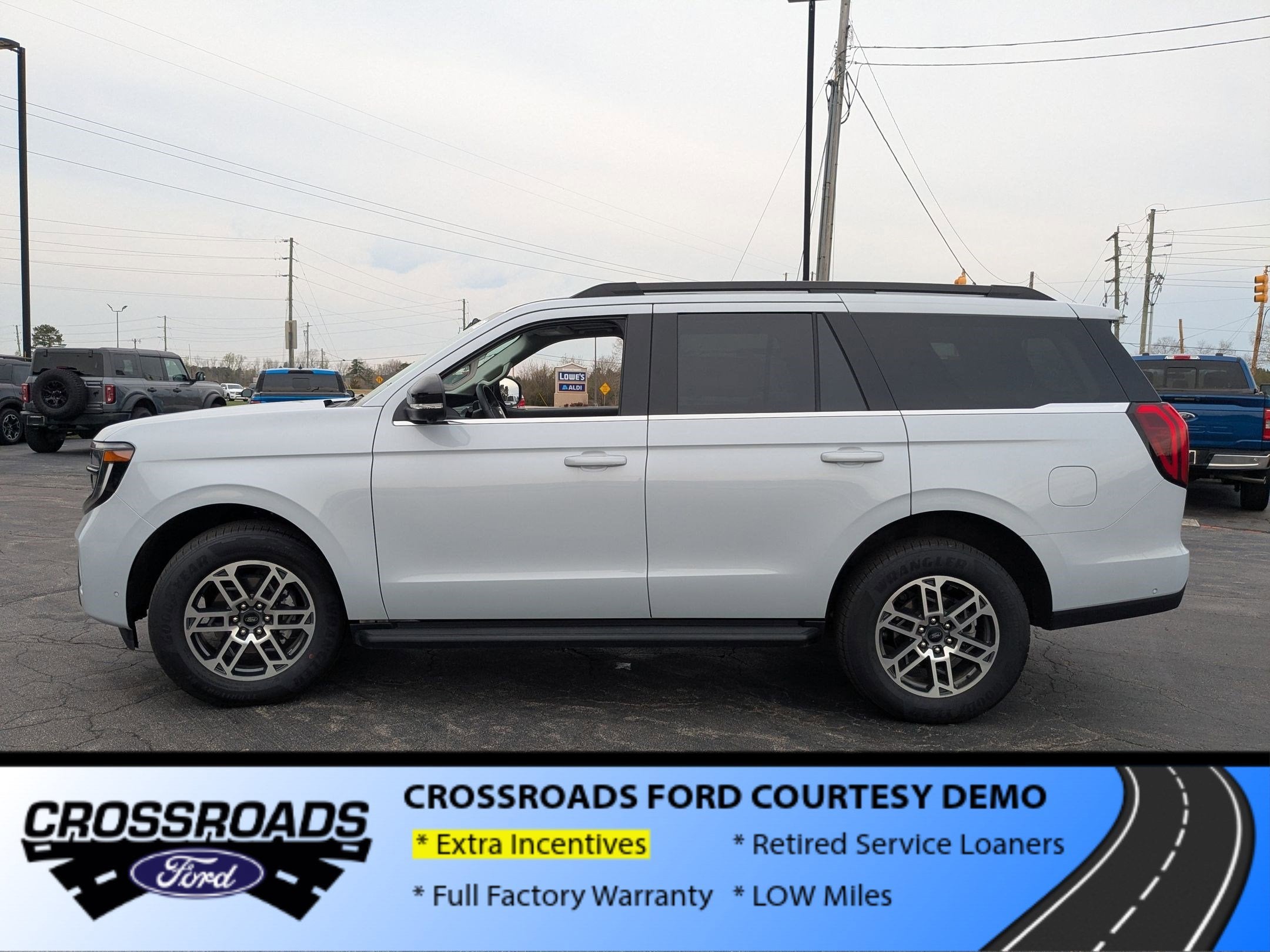 2025 Ford Expedition Active - Crossroads Courtesy Demo