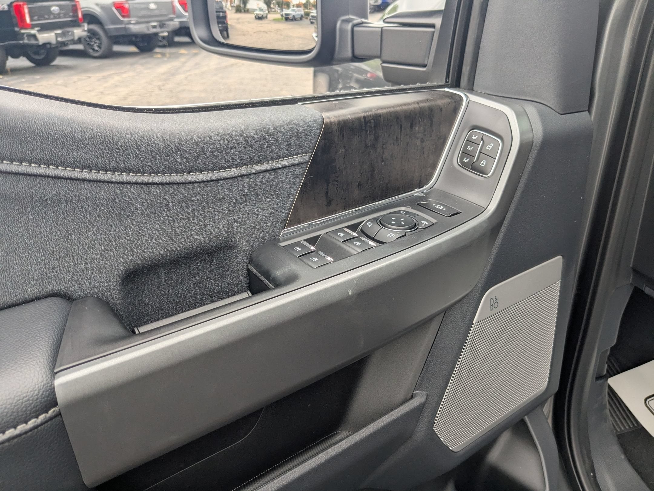 2026 Ford Super Duty F-350 DRW LARIAT