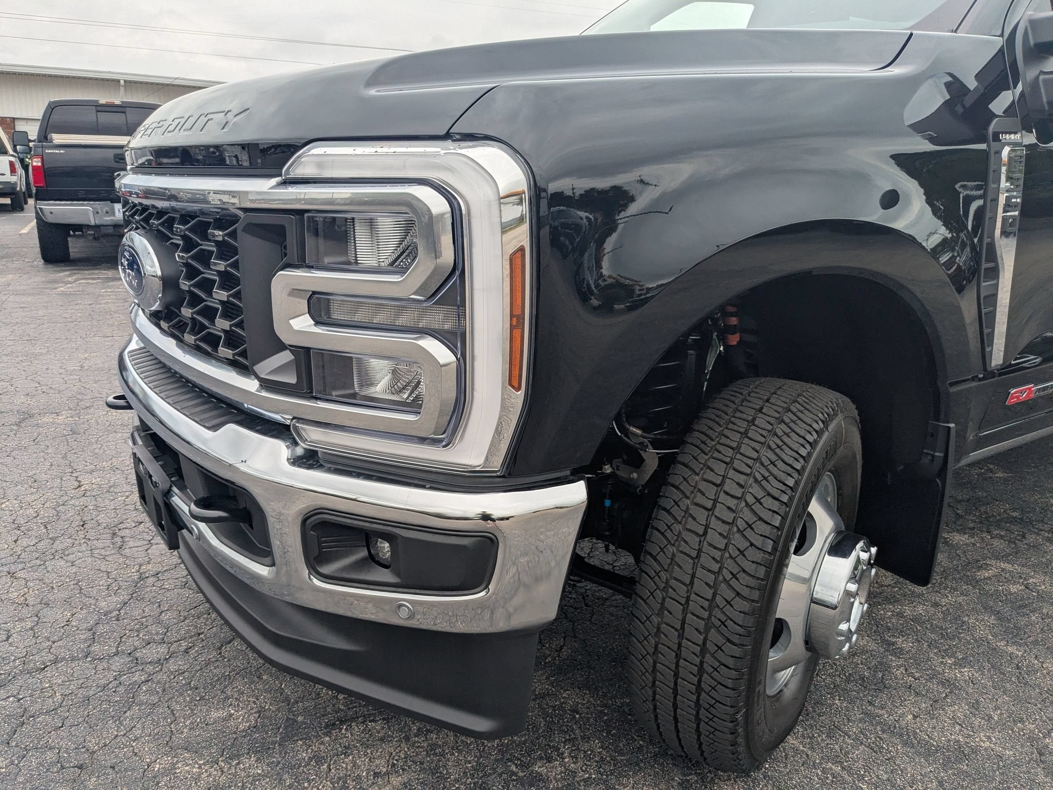 2026 Ford Super Duty F-350 DRW LARIAT
