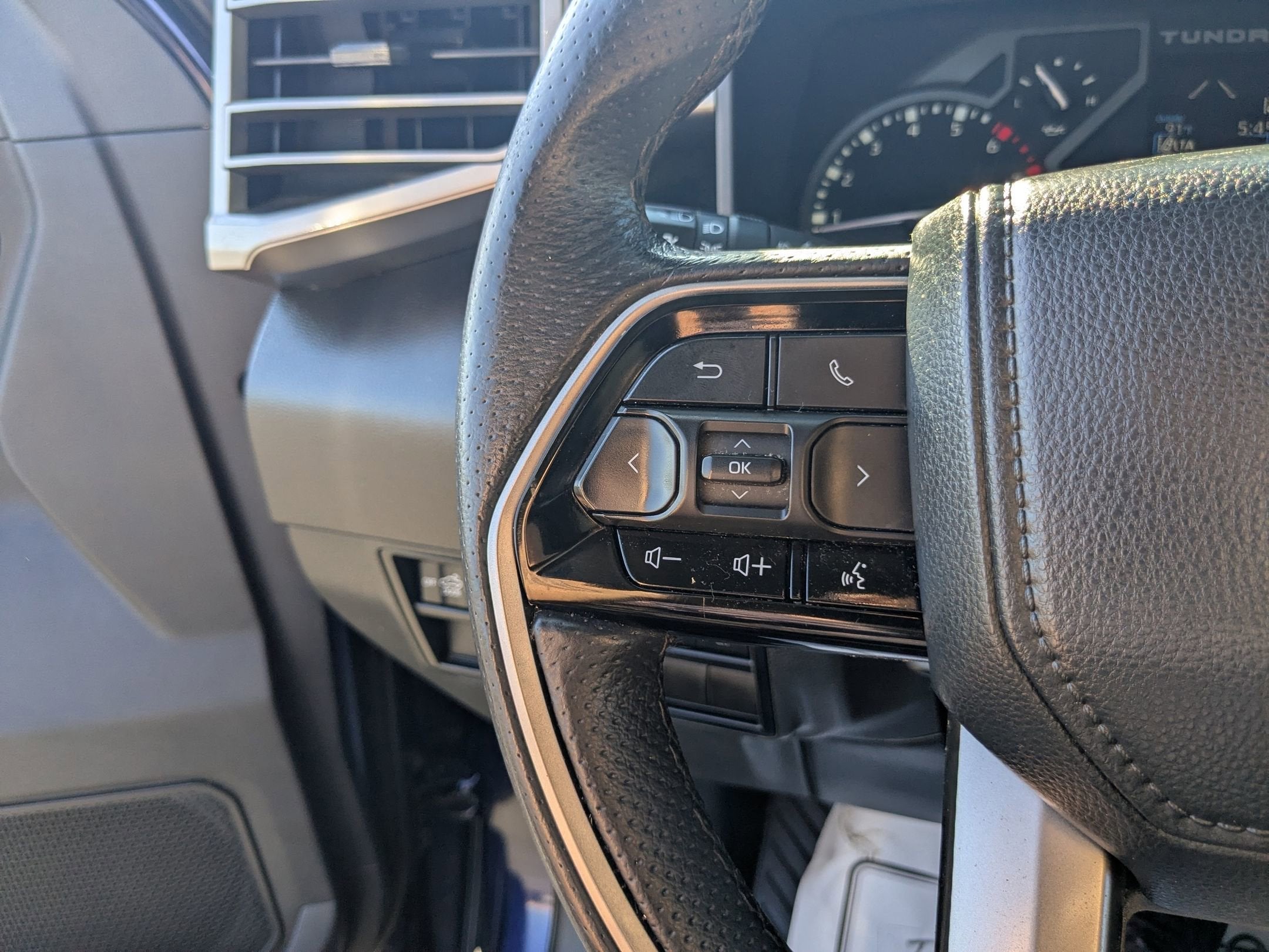 2022 Toyota Tundra 4WD SR5