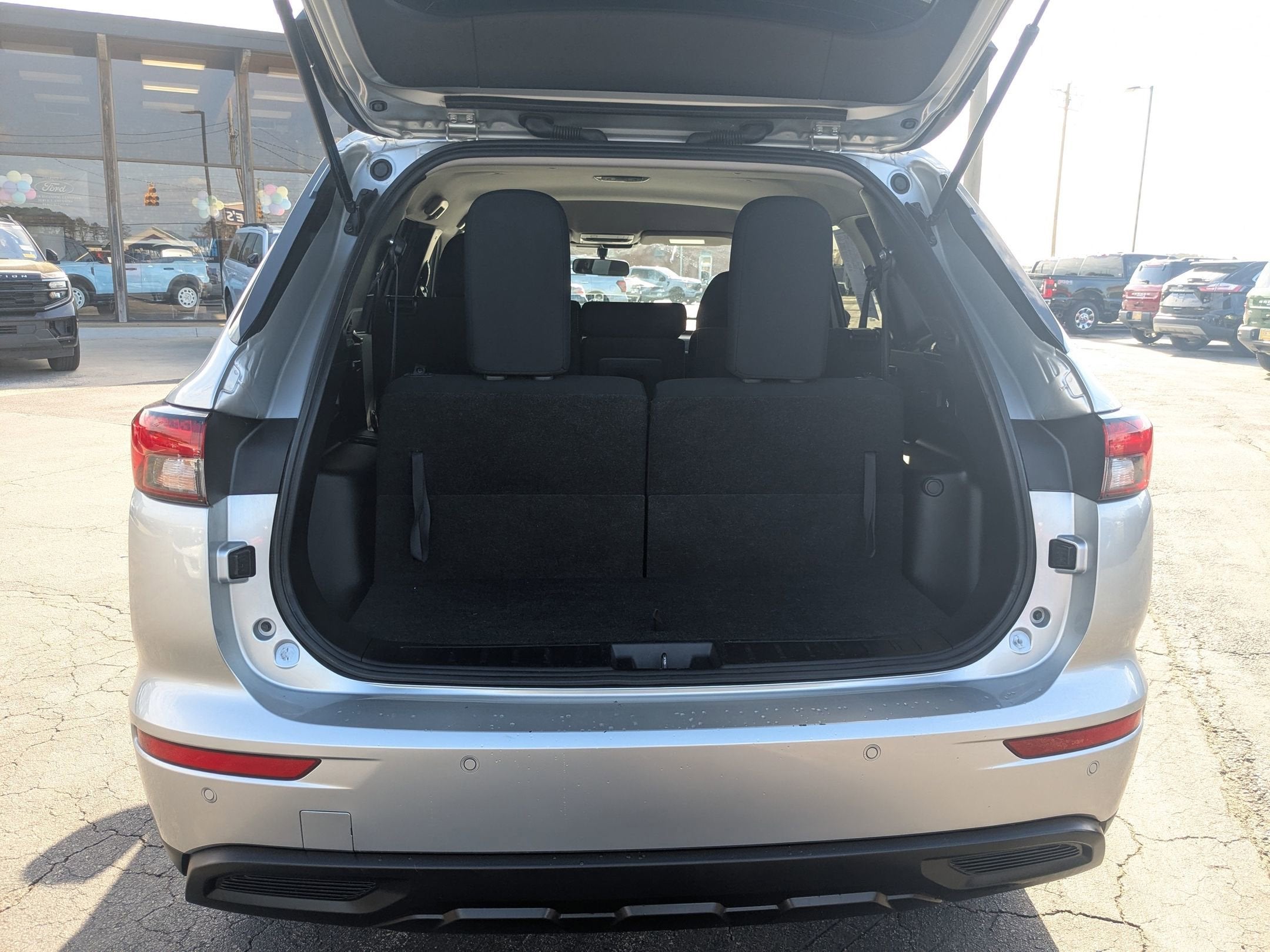 2024 Mitsubishi Outlander ES