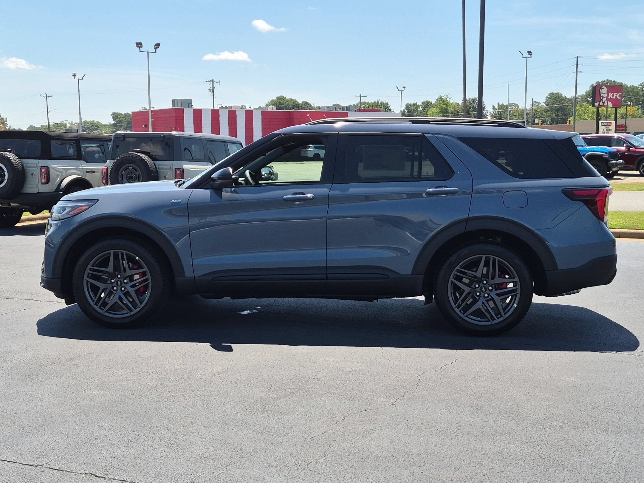 2026 Ford Explorer ST-Line