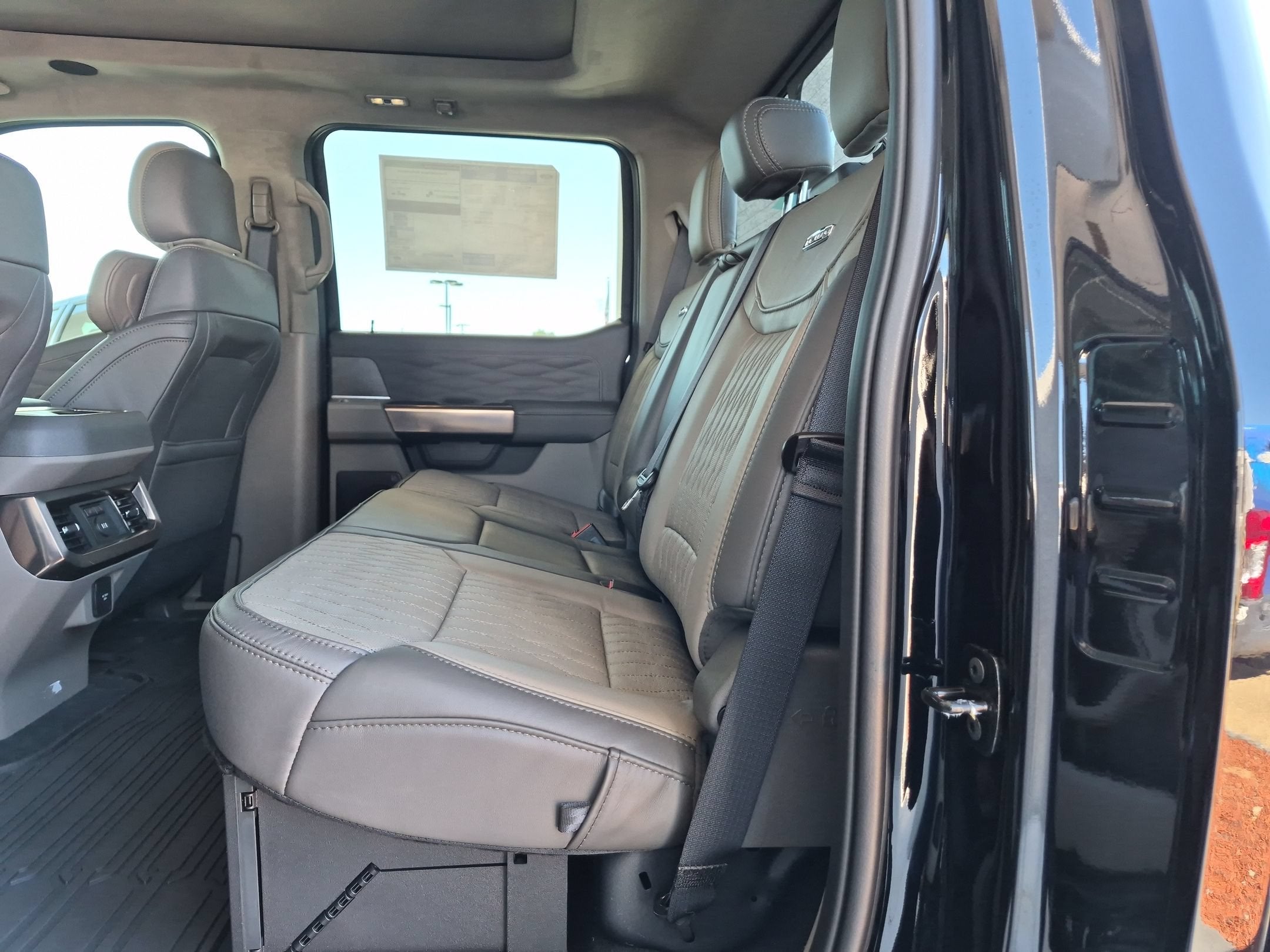 2027 Ford Super Duty F-250 SRW Platinum