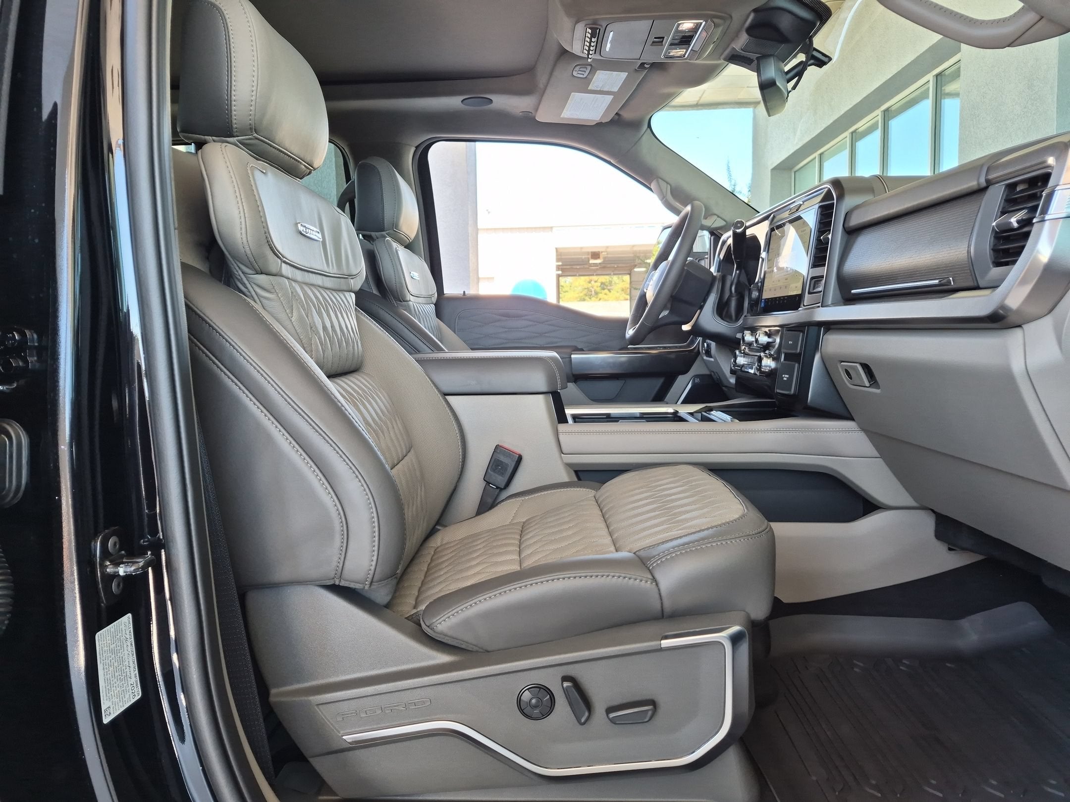 2027 Ford Super Duty F-250 SRW Platinum