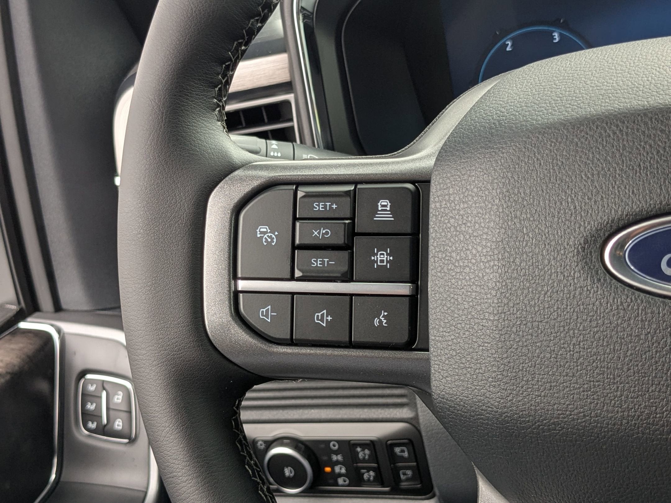 2025 Ford Super Duty F-350 SRW LARIAT