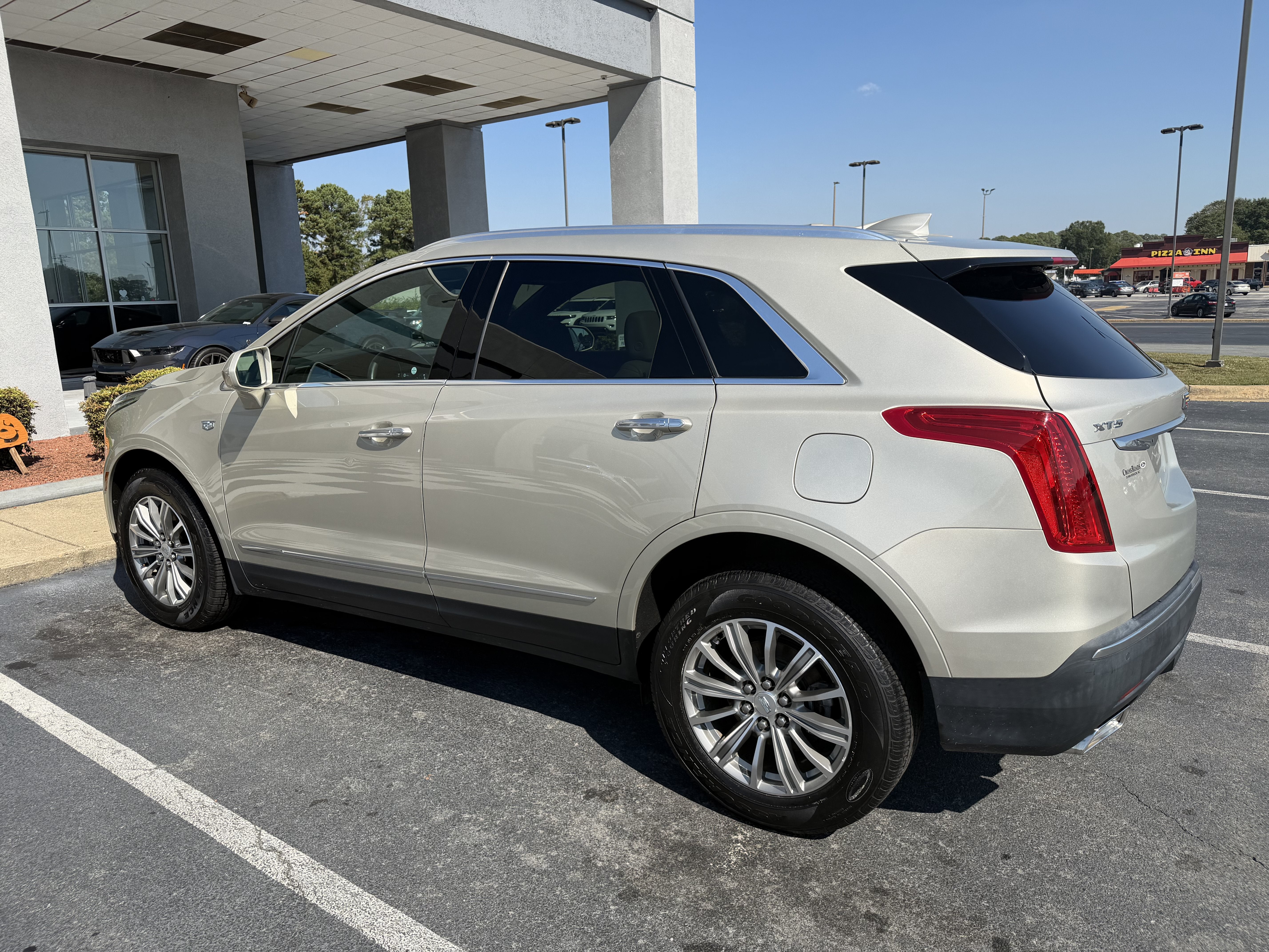 2017 Cadillac XT5 Luxury FWD