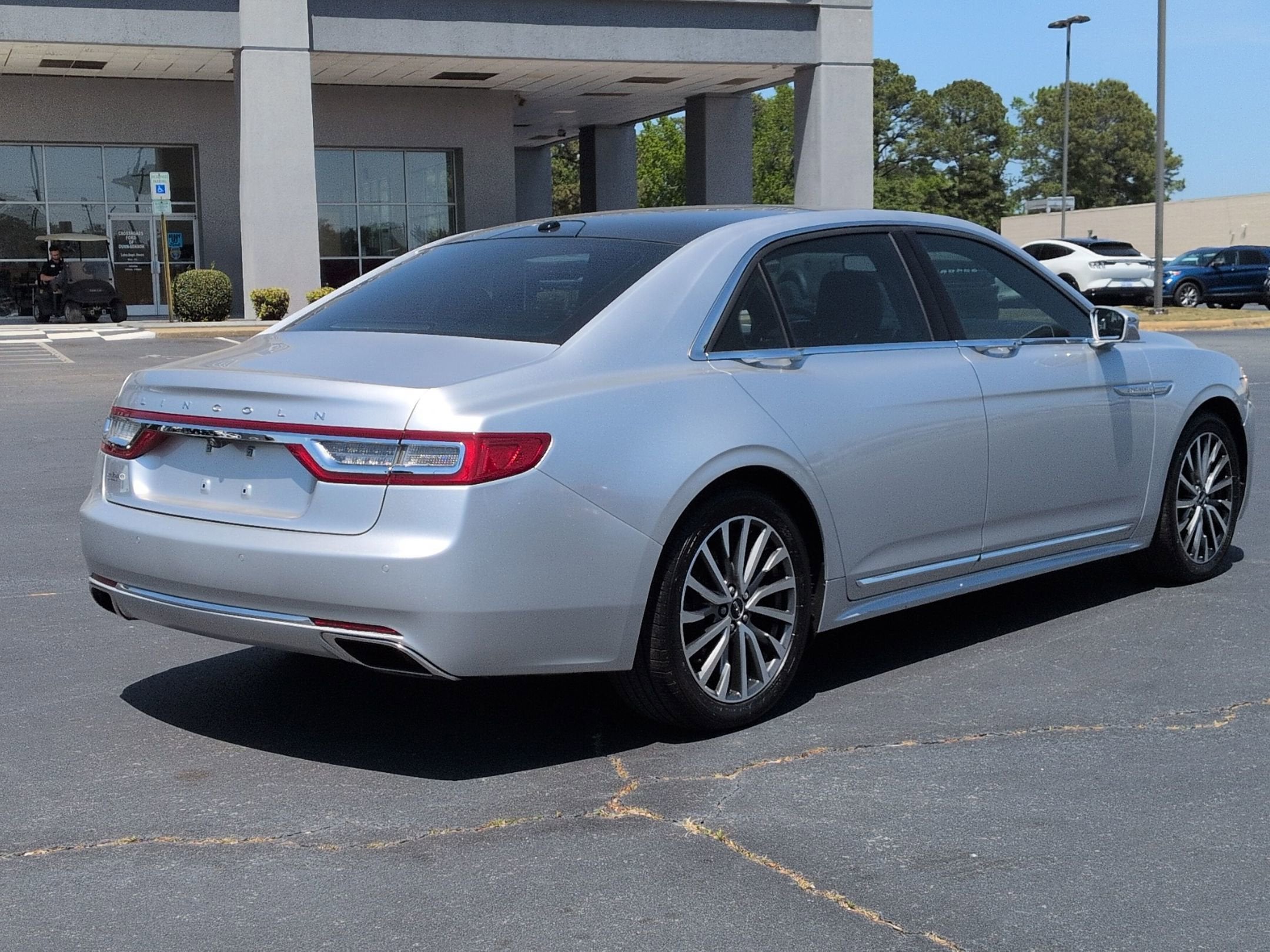 2017 Lincoln Continental Select