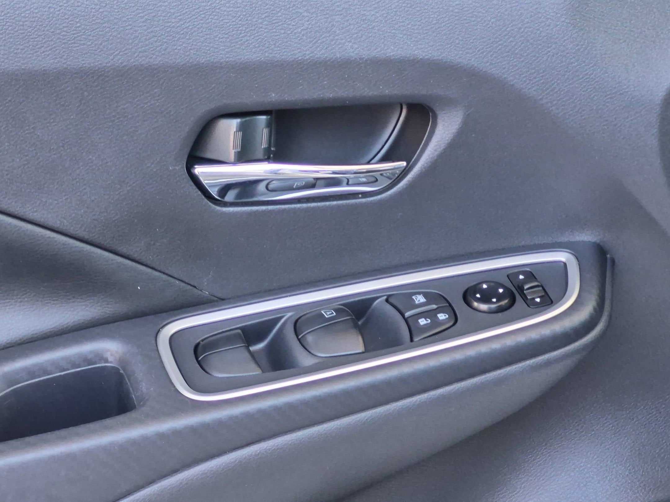 2024 Nissan Versa SR