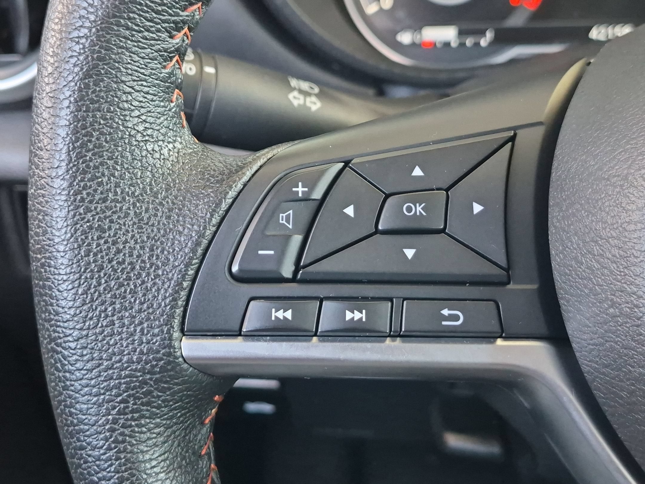 2024 Nissan Versa SR