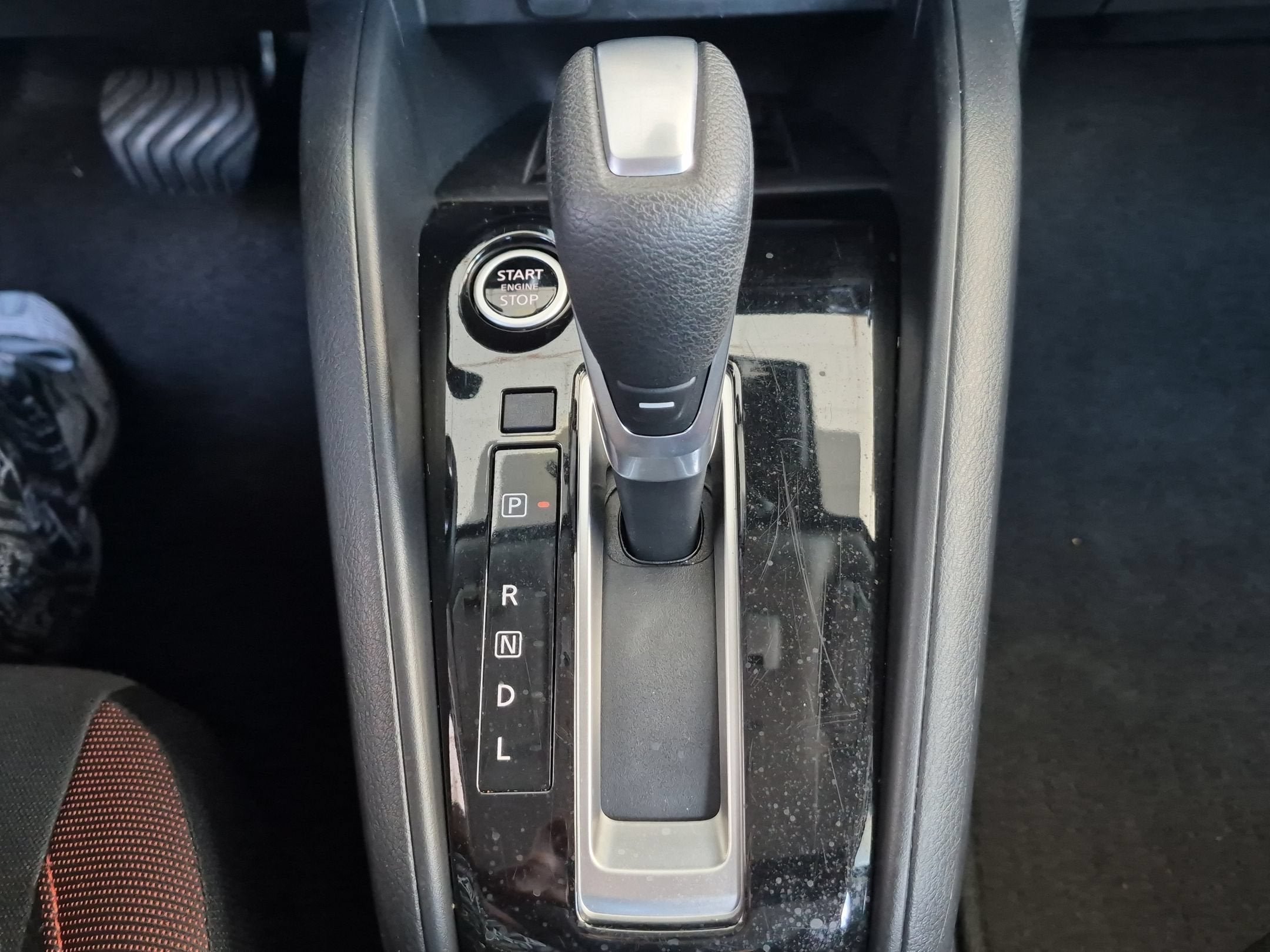 2024 Nissan Versa SR