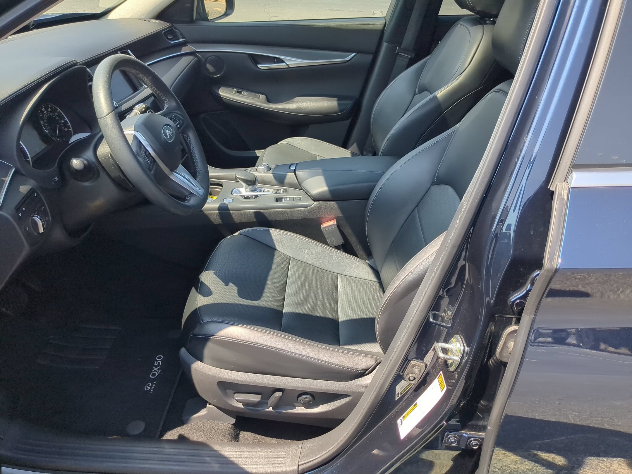 2022 INFINITI QX50 LUXE