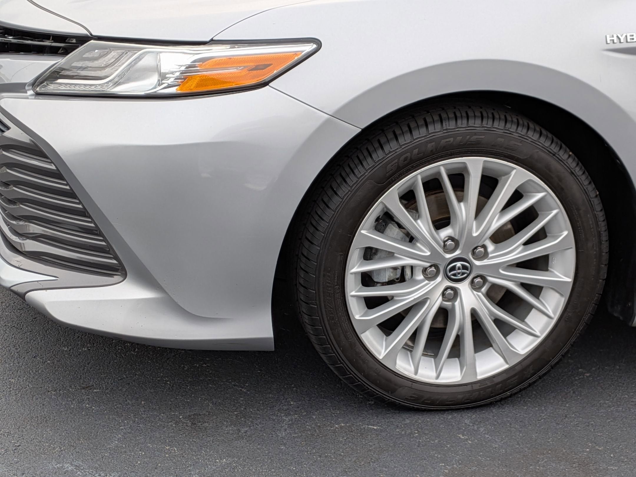 2020 Toyota Camry Hybrid XLE