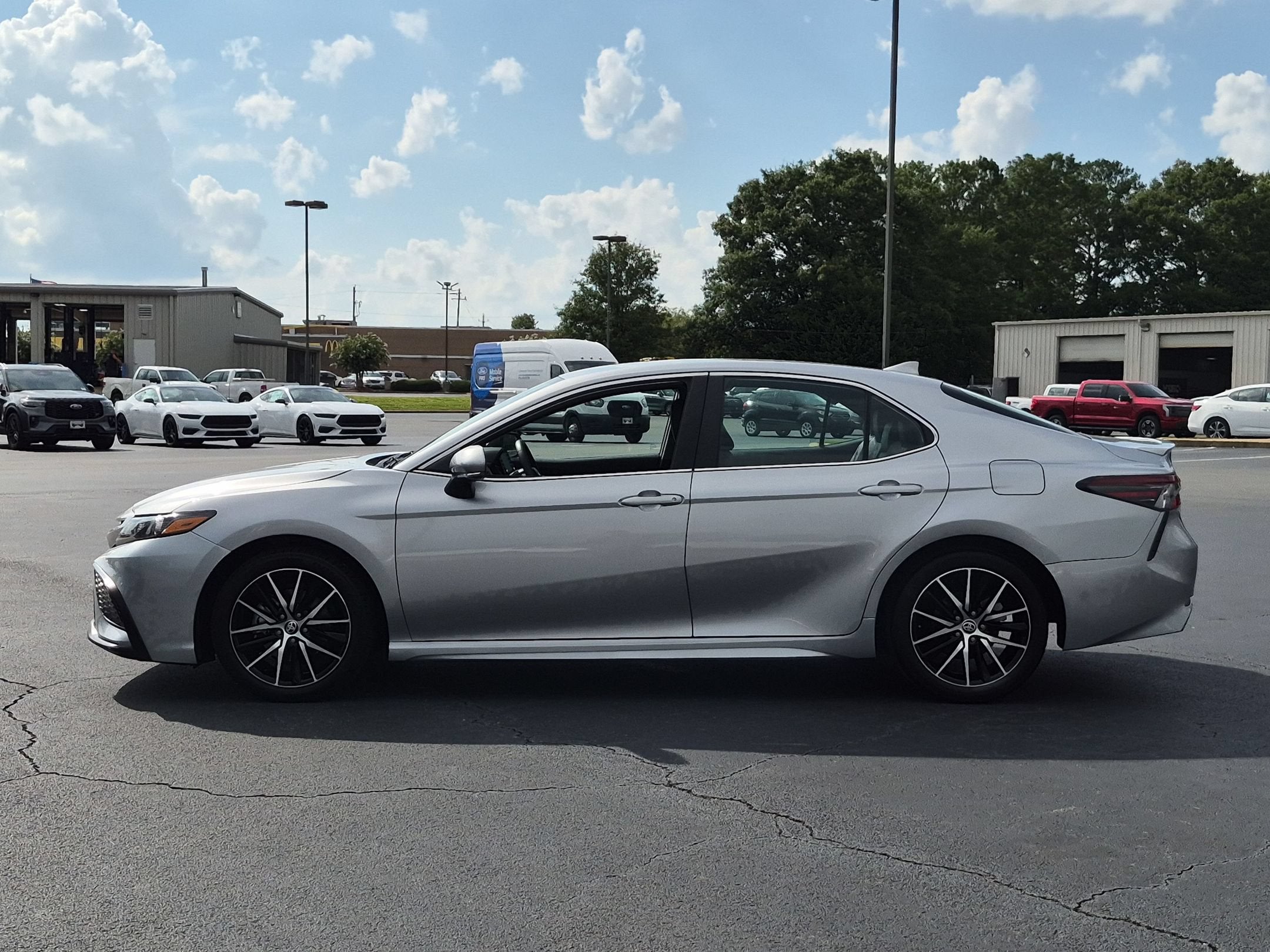 2024 Toyota Camry SE