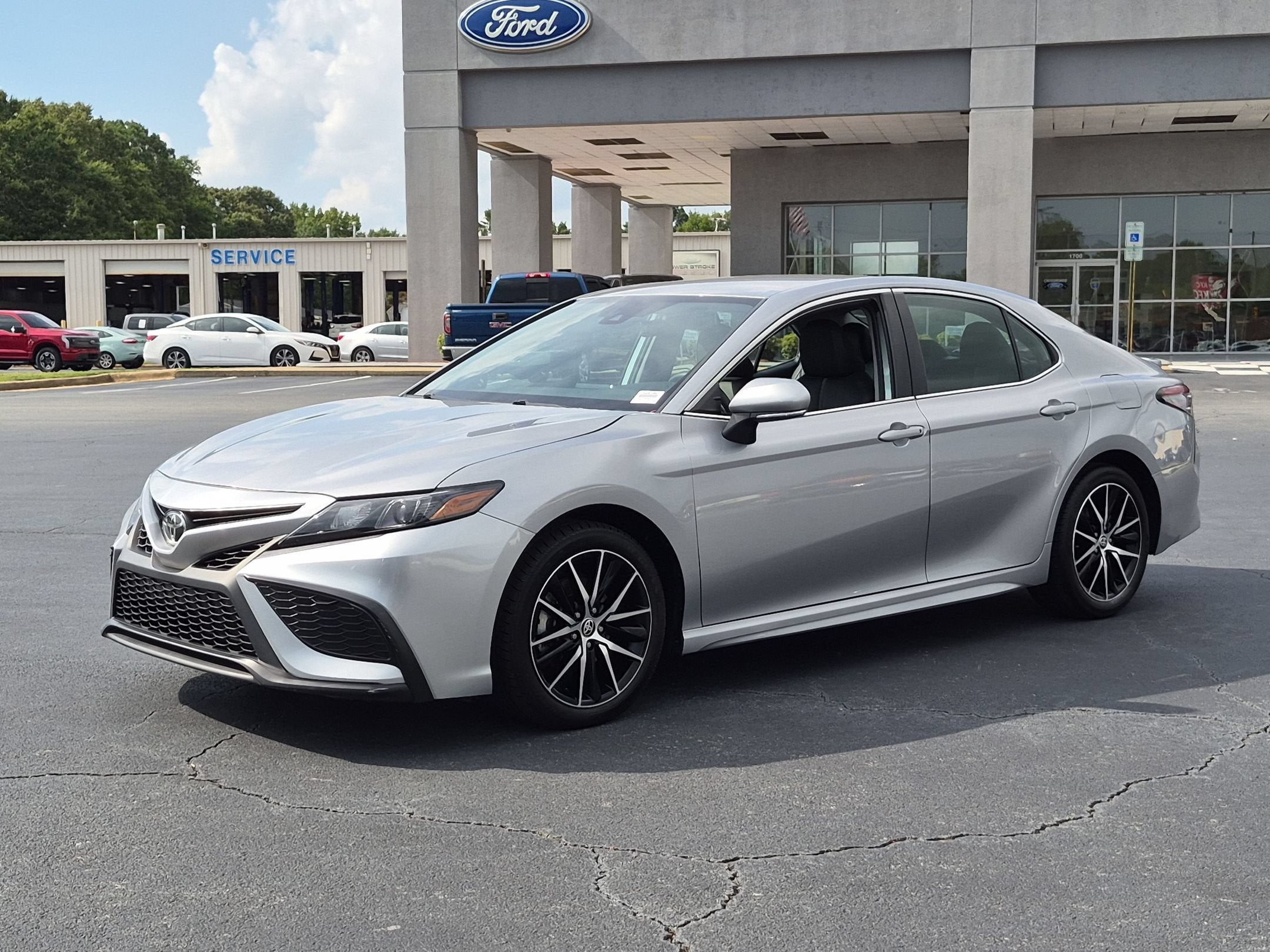 2024 Toyota Camry SE