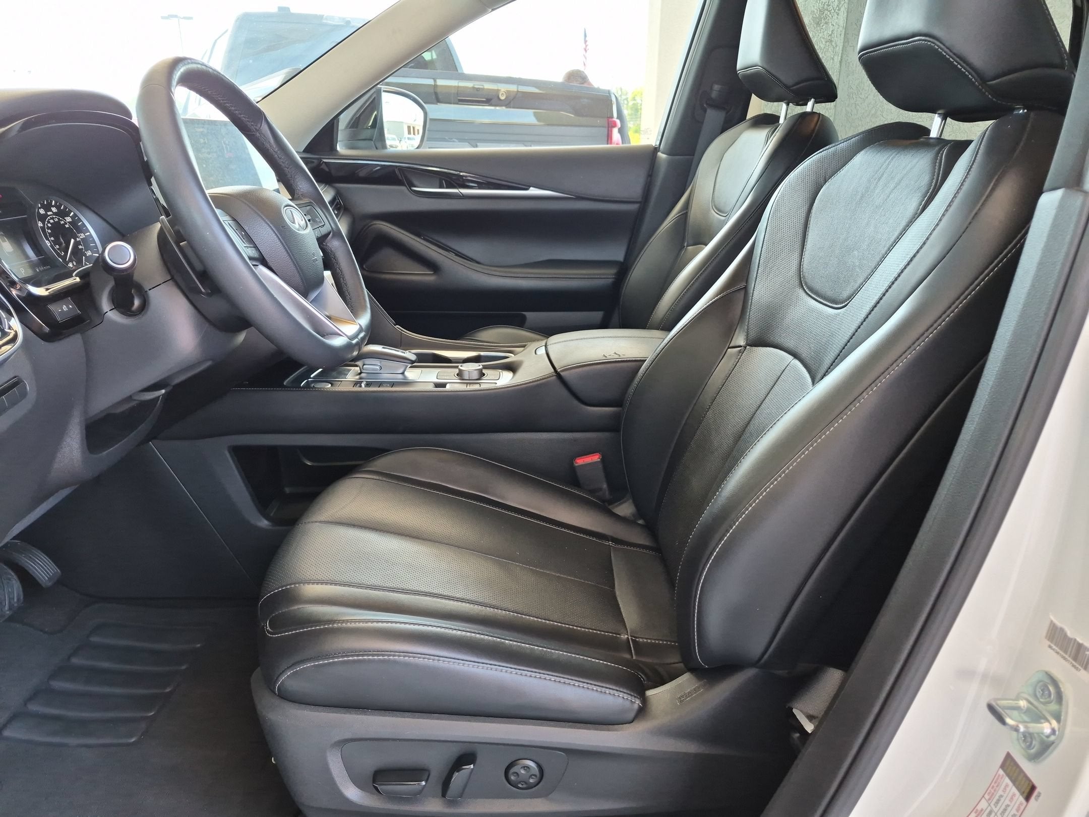 2022 INFINITI QX60 PURE