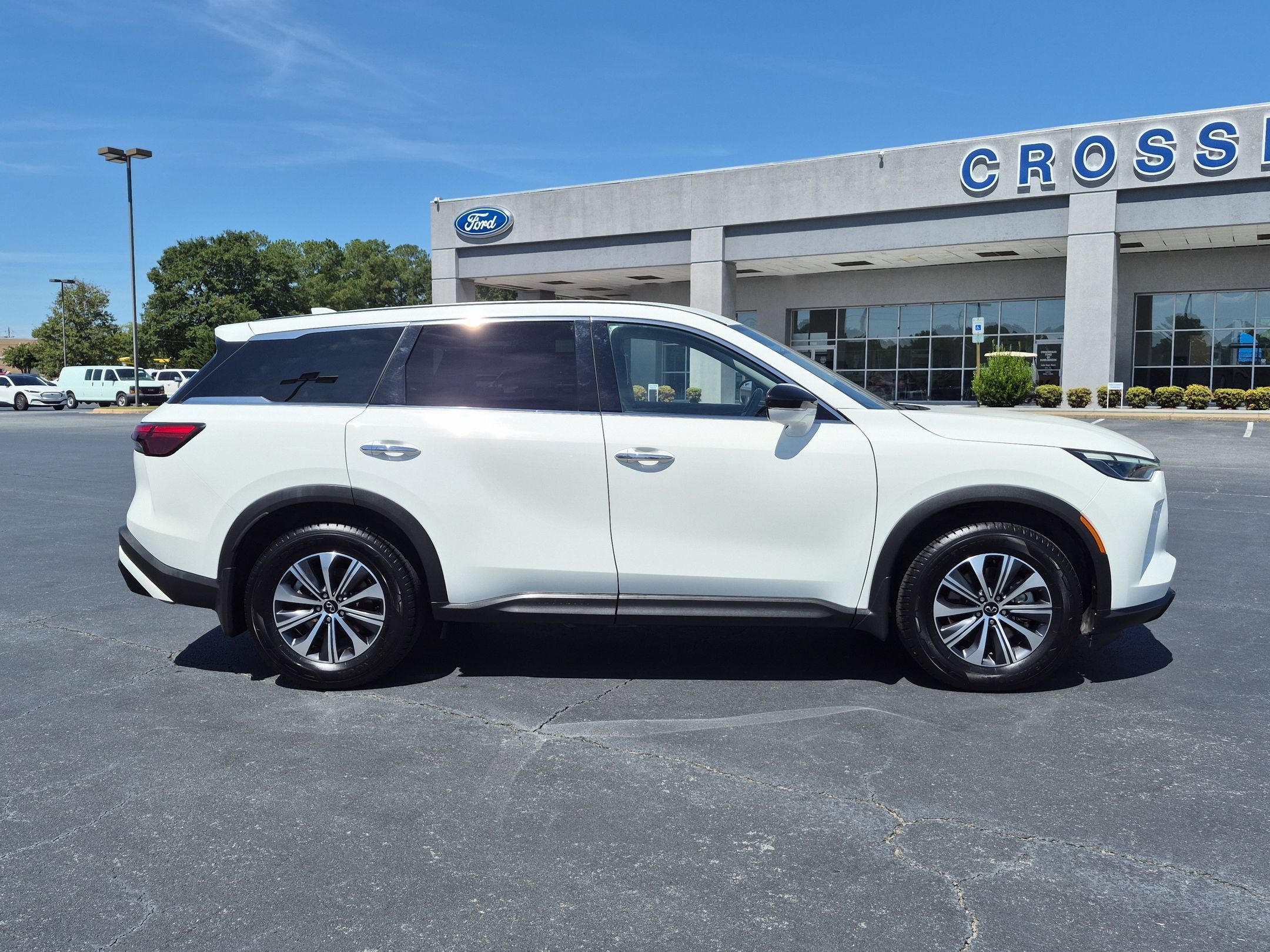 2022 INFINITI QX60 PURE