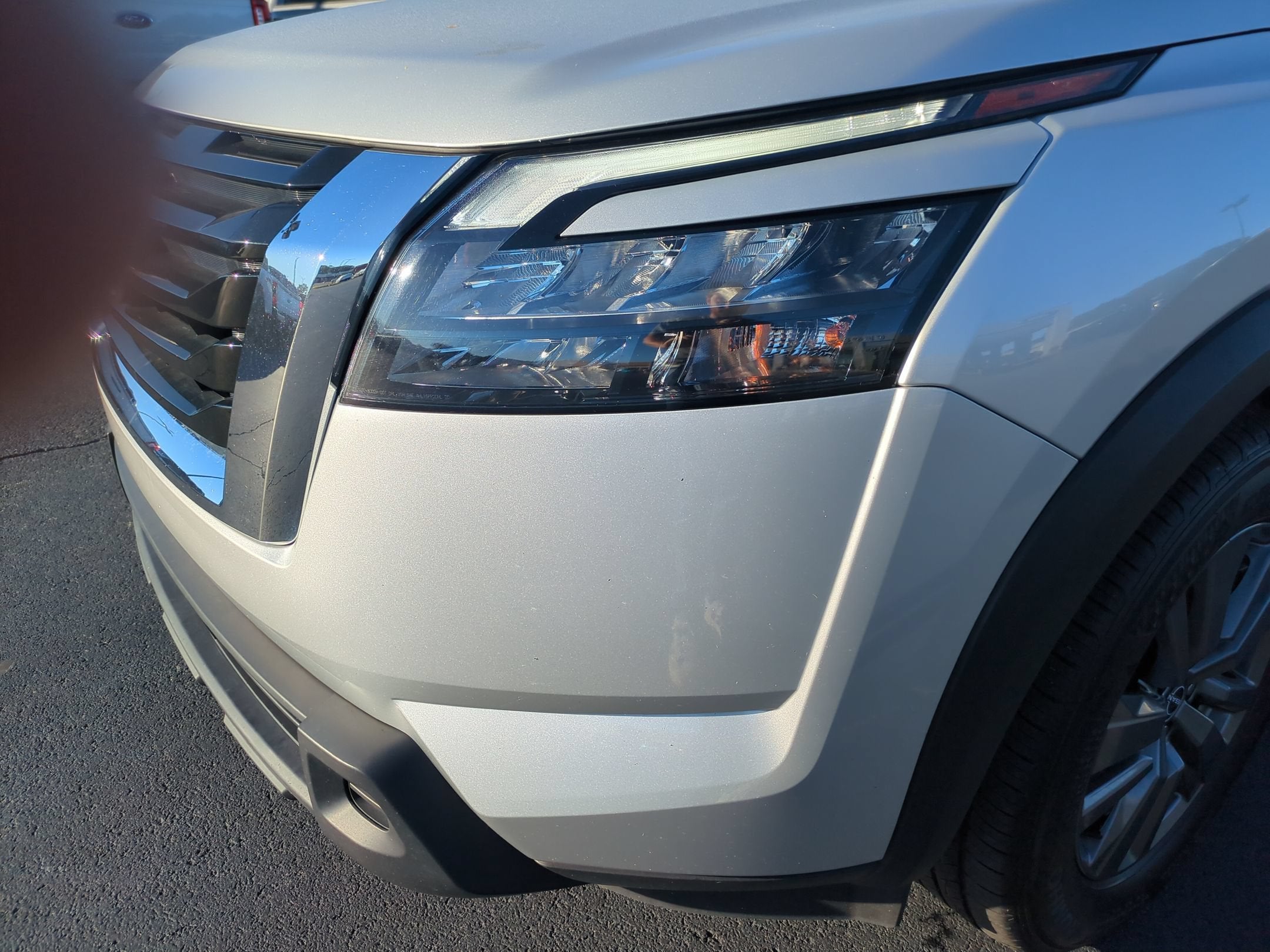 2025 Nissan Pathfinder SV