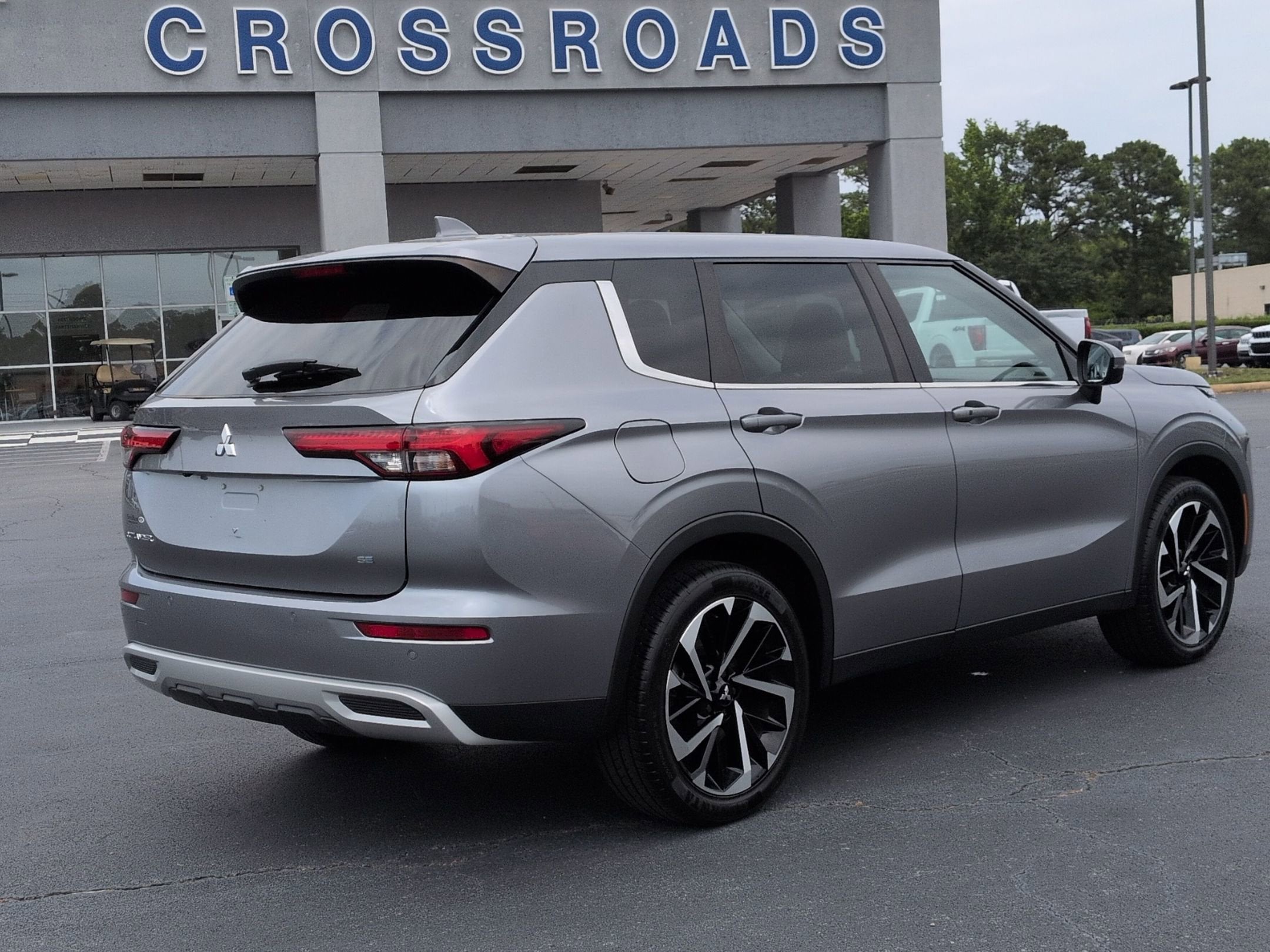2023 Mitsubishi Outlander SE
