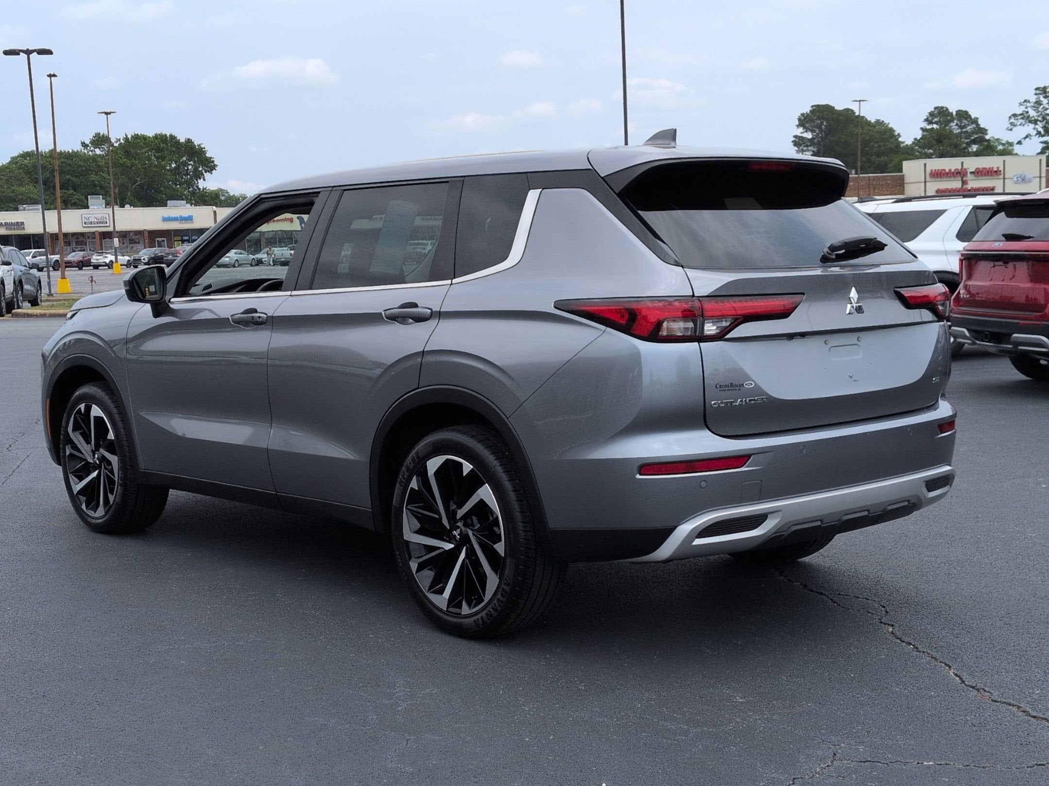 2023 Mitsubishi Outlander SE