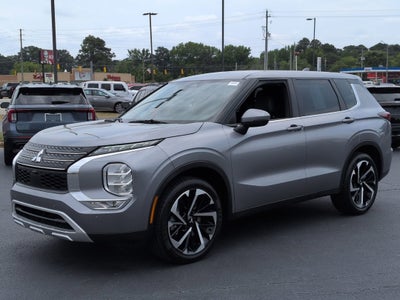 2023 Mitsubishi Outlander SE