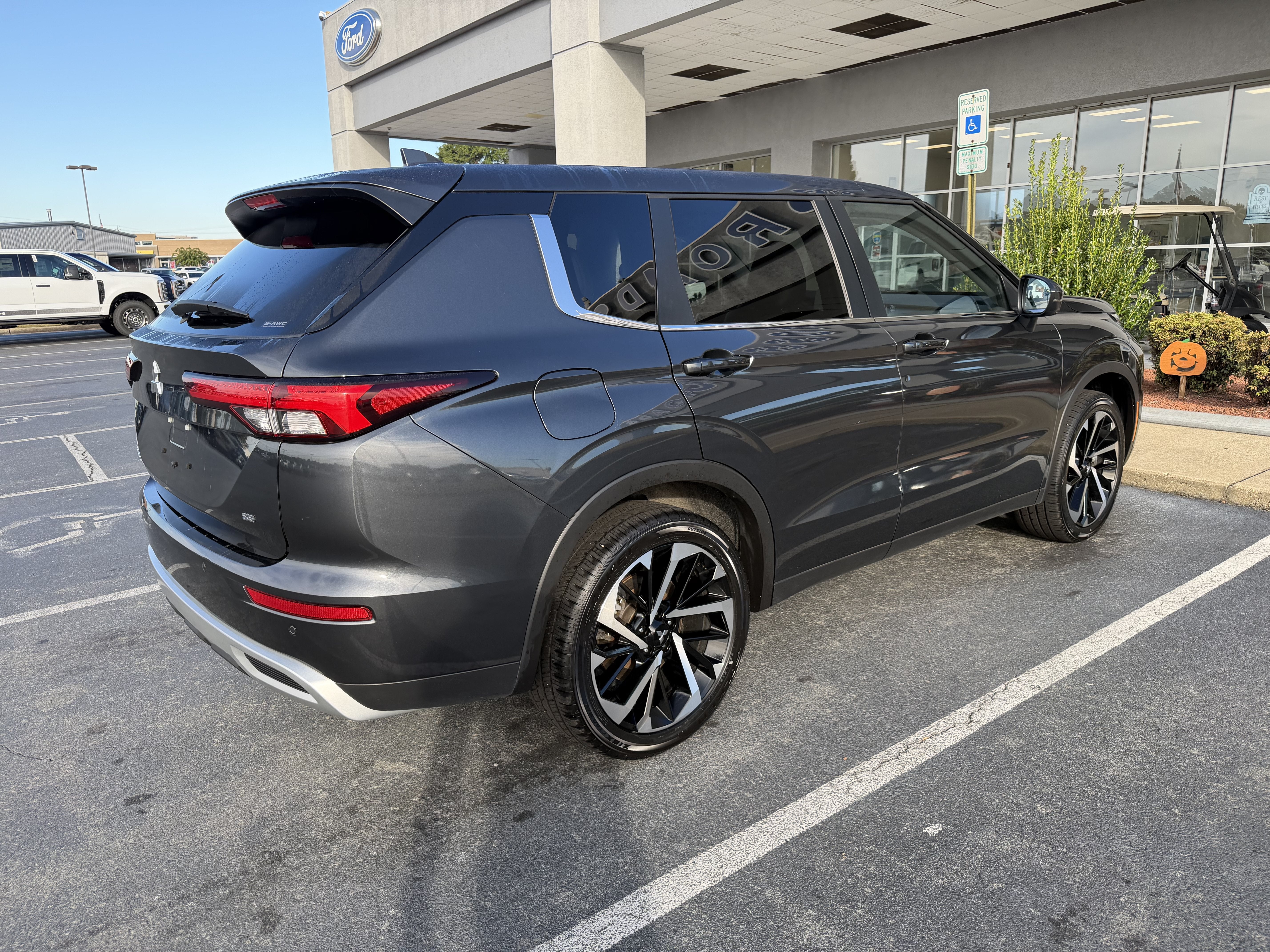 2024 Mitsubishi Outlander SE Black Edition