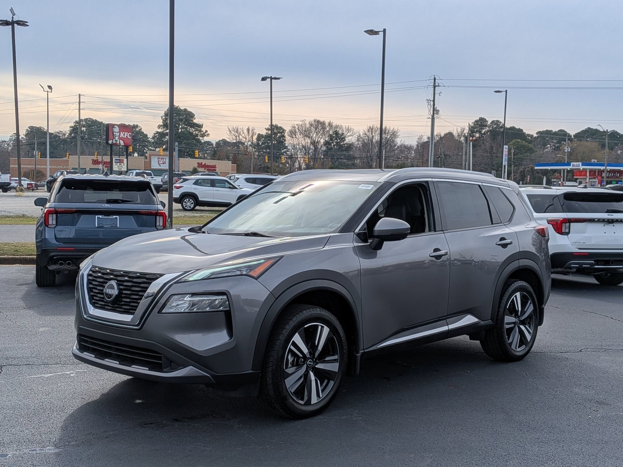 2023 Nissan Rogue SL