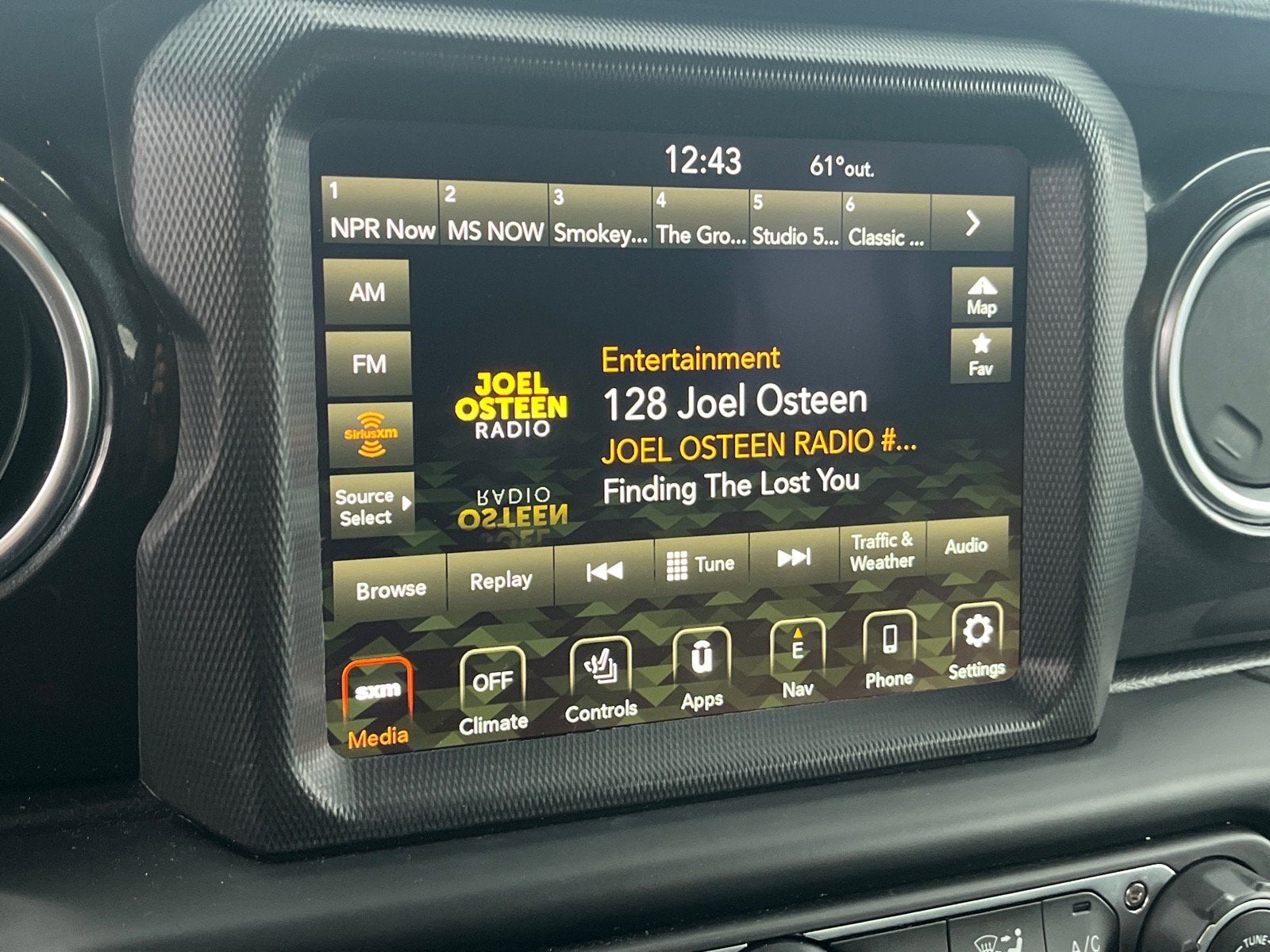 2020 Jeep Wrangler Unlimited Sahara Altitude