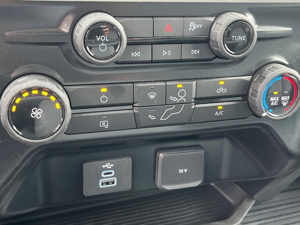 2025 Ford Super Duty F-600 DRW XL