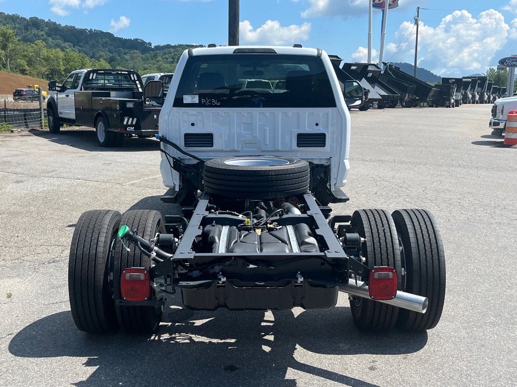 2025 Ford Super Duty F-600 DRW XLT