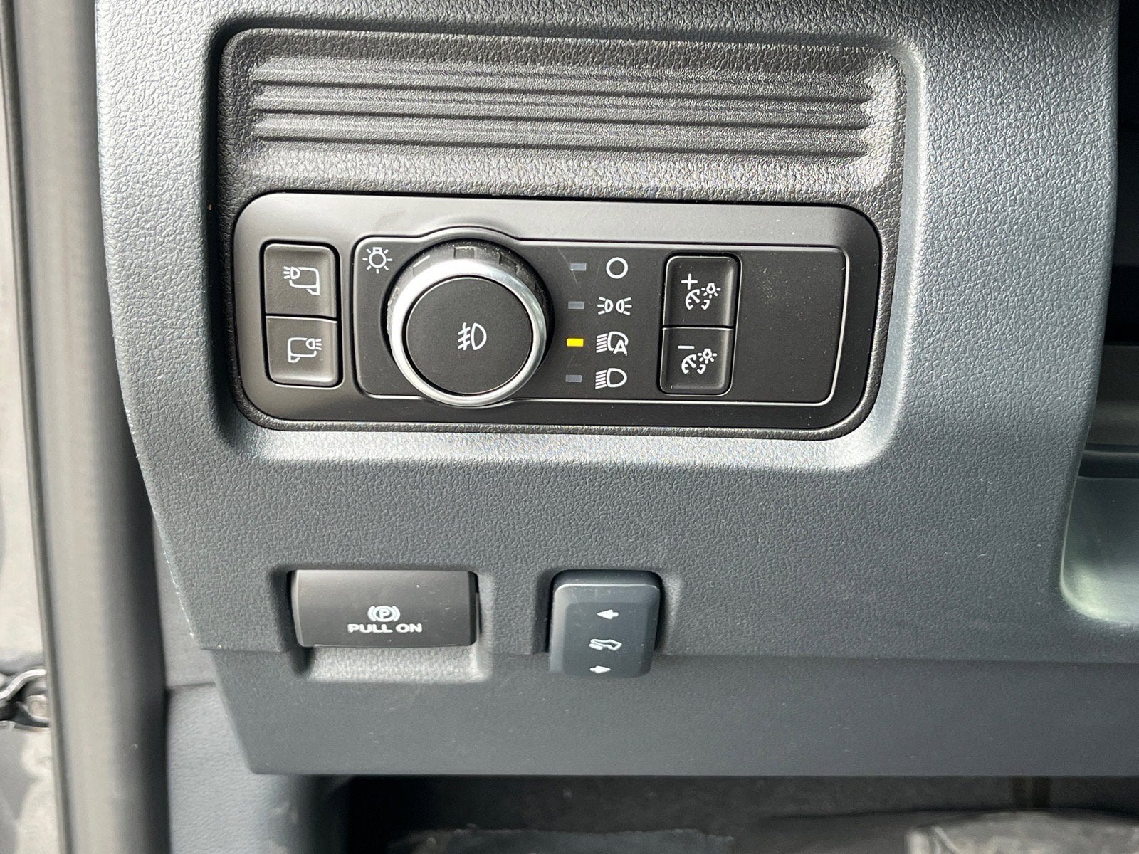 2026 Ford Super Duty F-550 DRW Lariat DRW