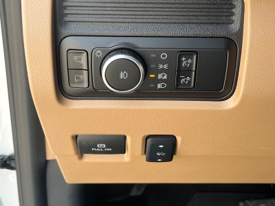 2026 Ford Super Duty F-550 DRW Lariat DRW