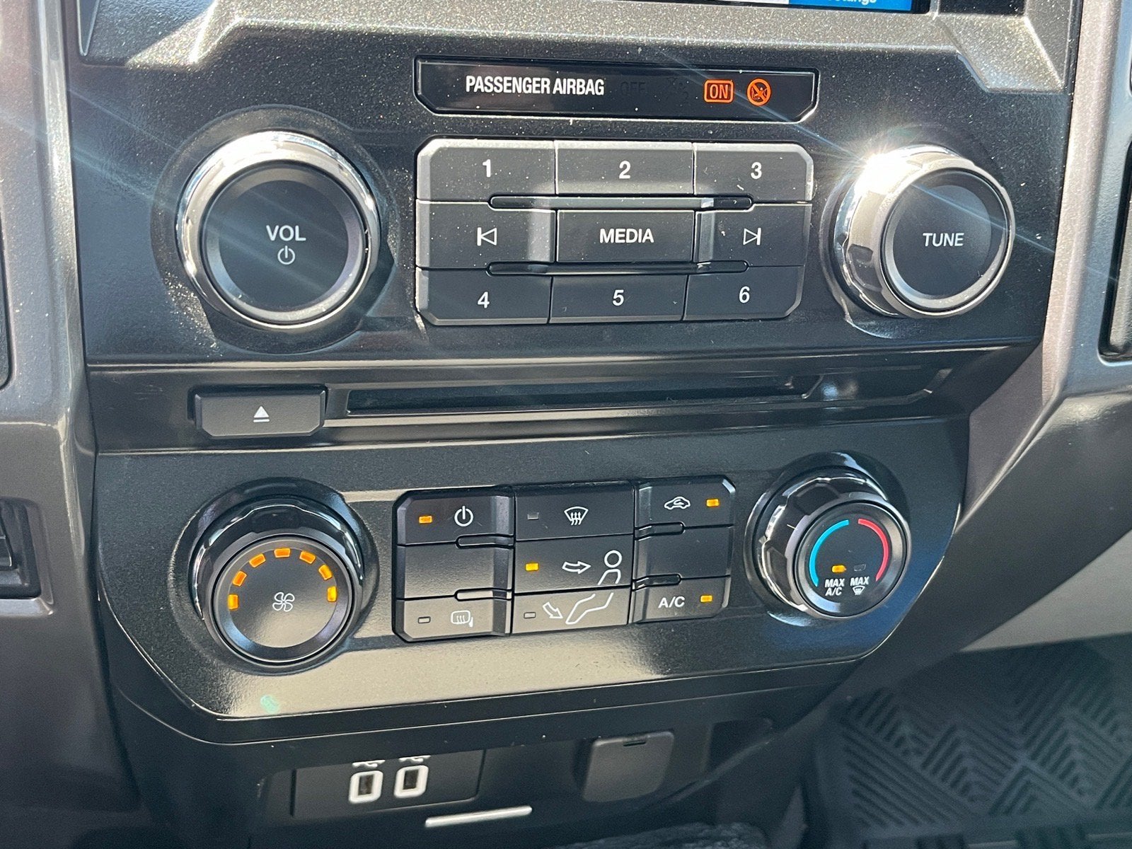 2017 Ford Super Duty F-550 DRW XL