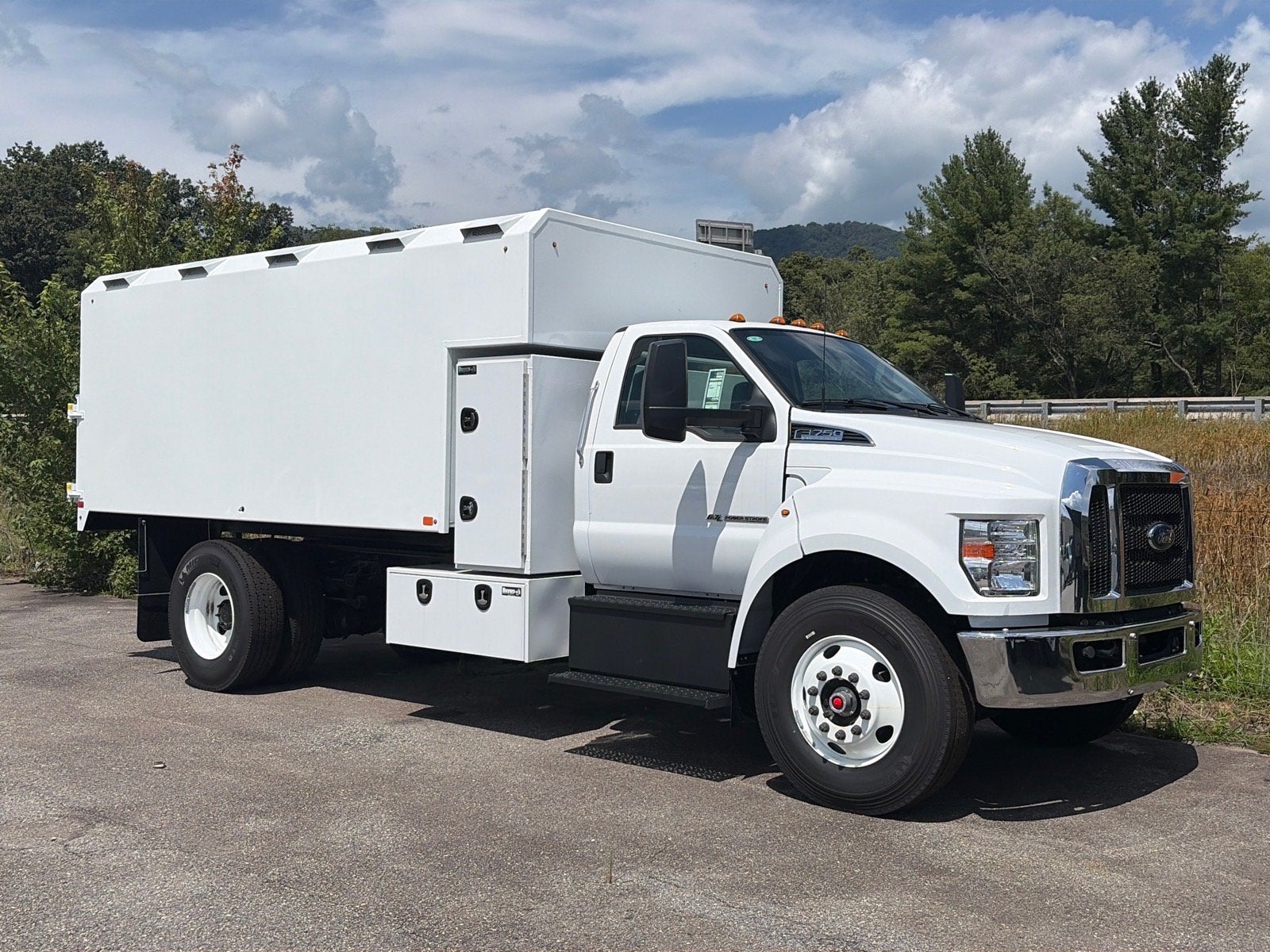 2026 Ford F-750SD Base