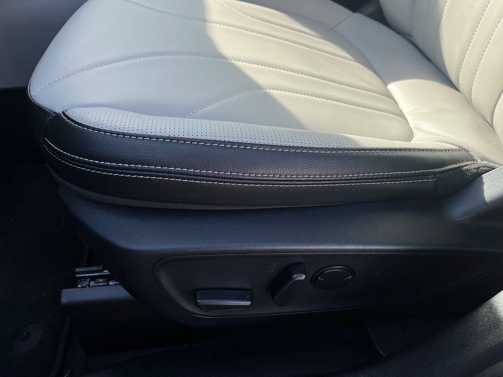 2026 Ford Escape Platinum