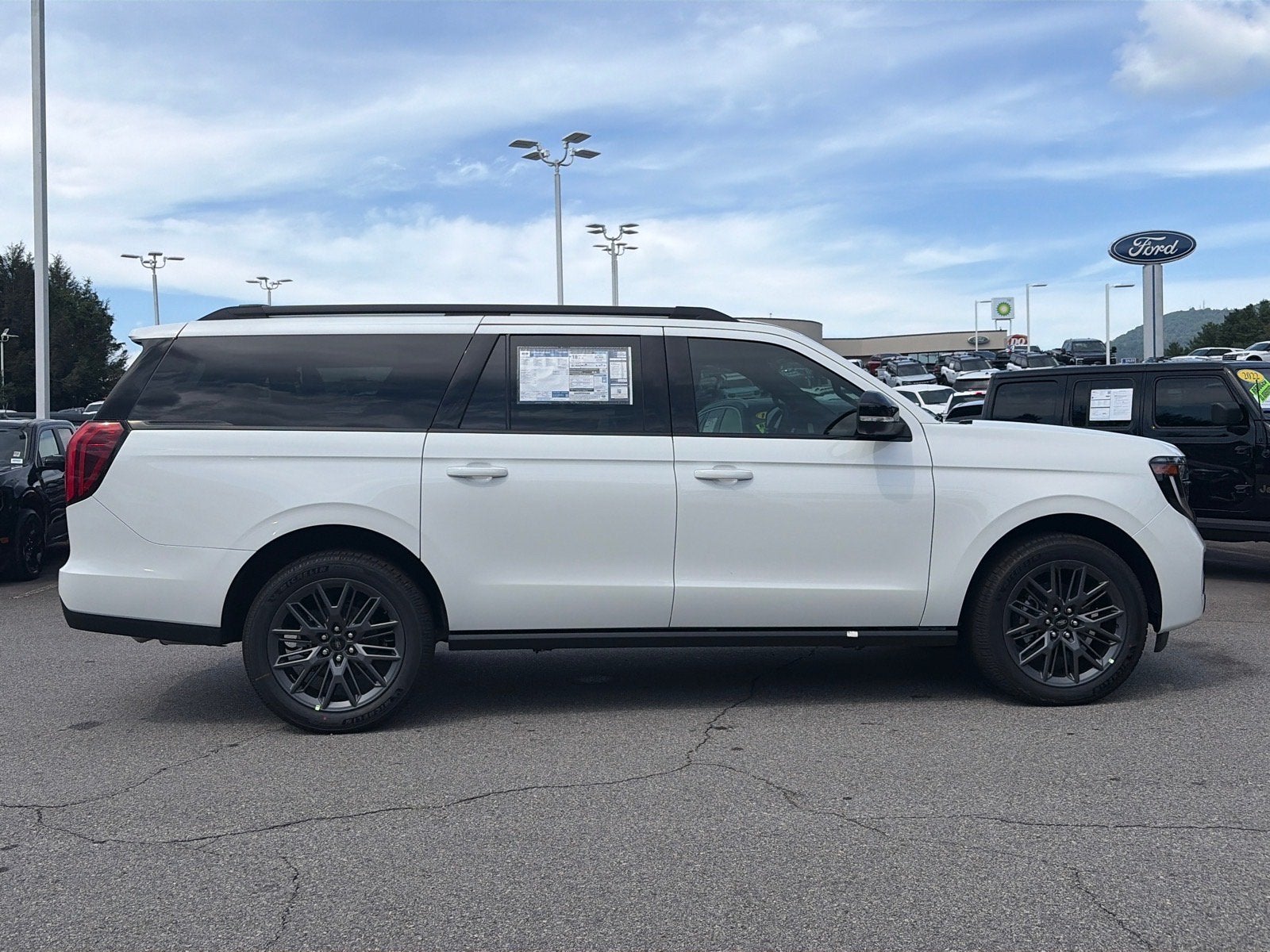 2027 Ford Expedition Max Platinum