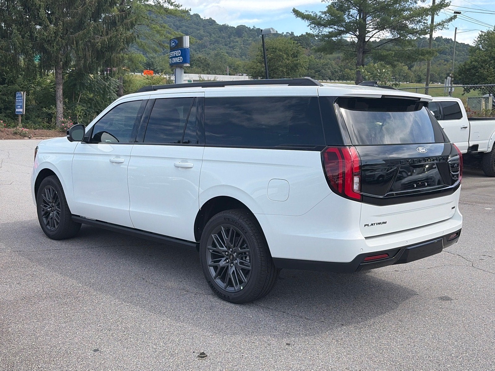2027 Ford Expedition Max Platinum